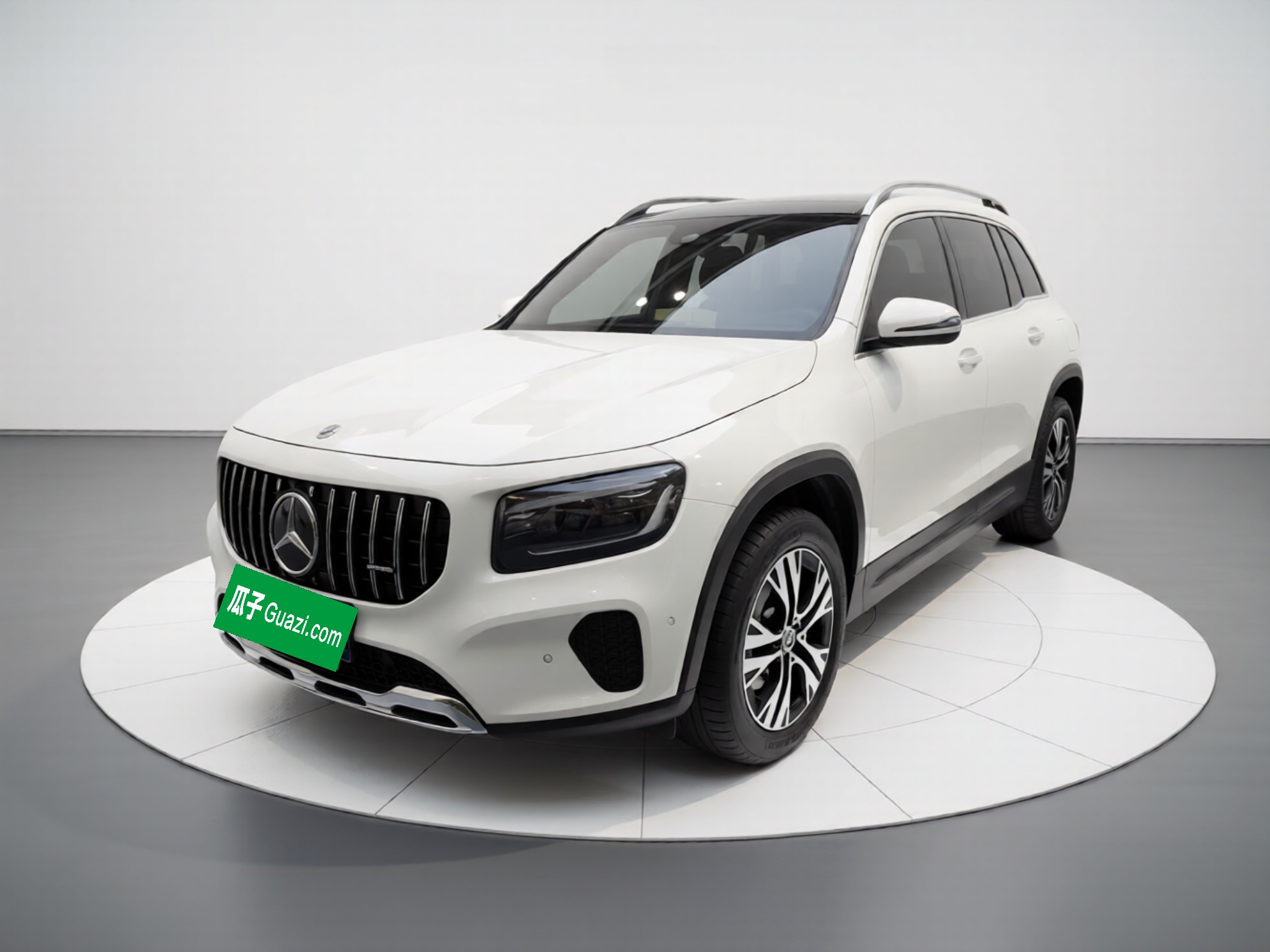 Mercedes-Benz GLB Class 2024 car image 