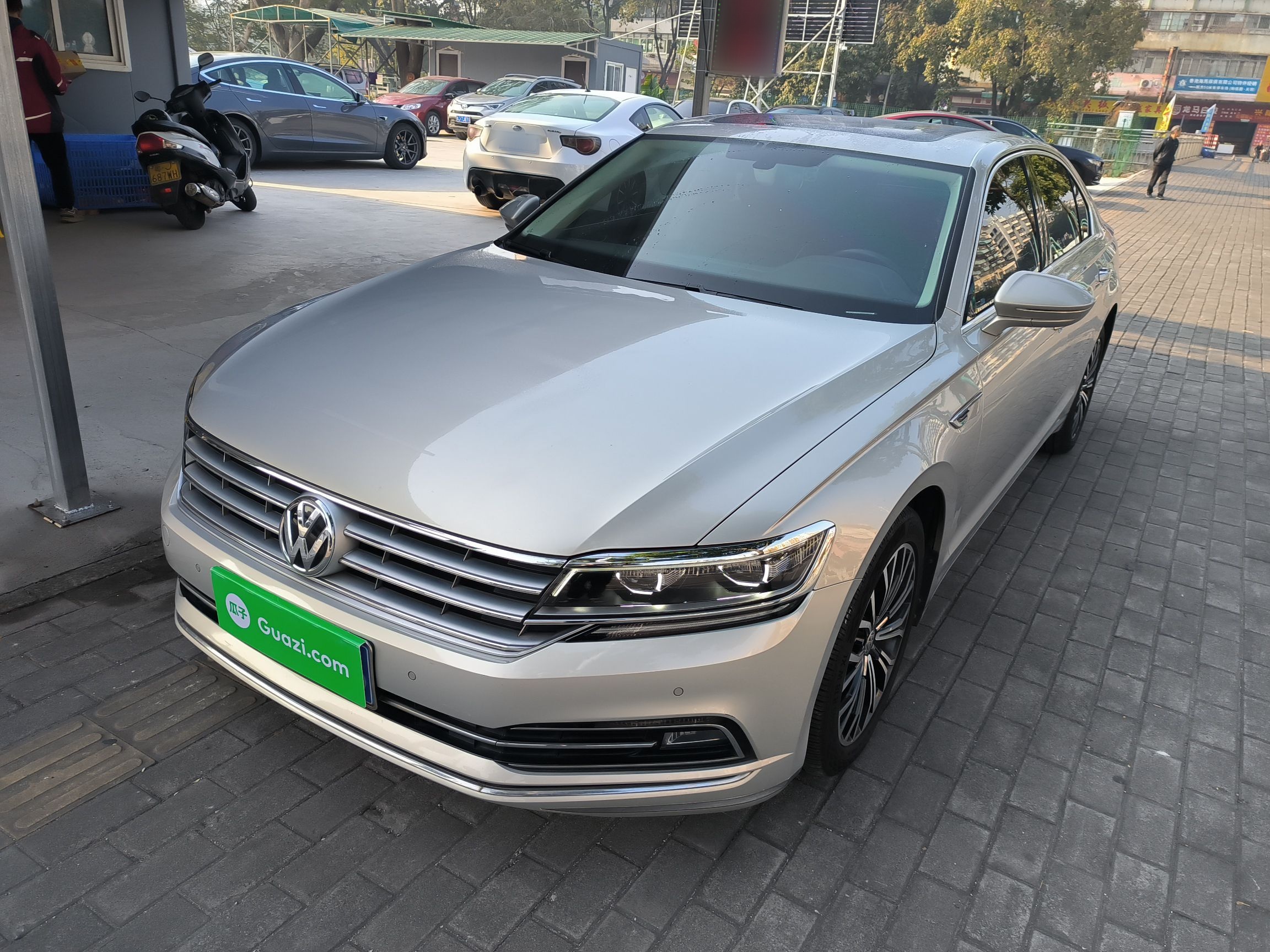 Volkswagen Phideon 2018 immagine di auto 