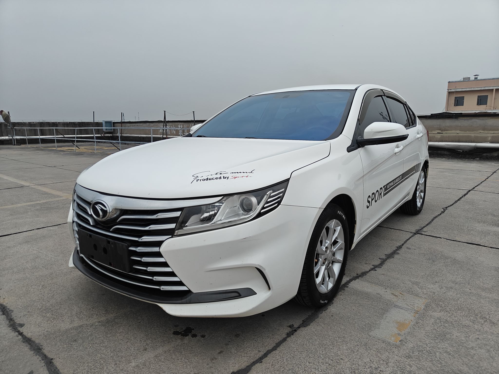 Soueast A5 Wing Dance 2018 Soueast A5 Wing Dance 2018 car image