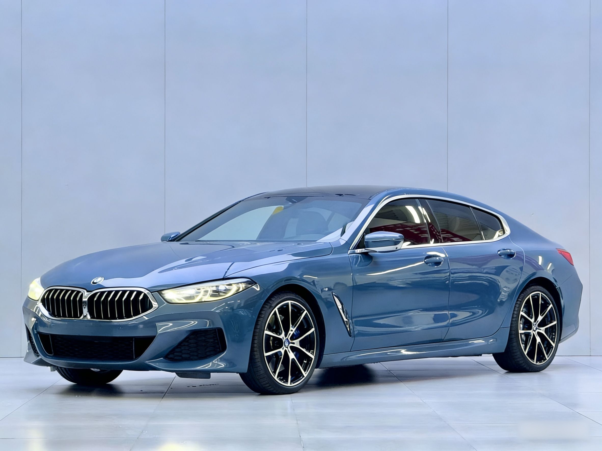 BMW 8 Series 2020 car image 