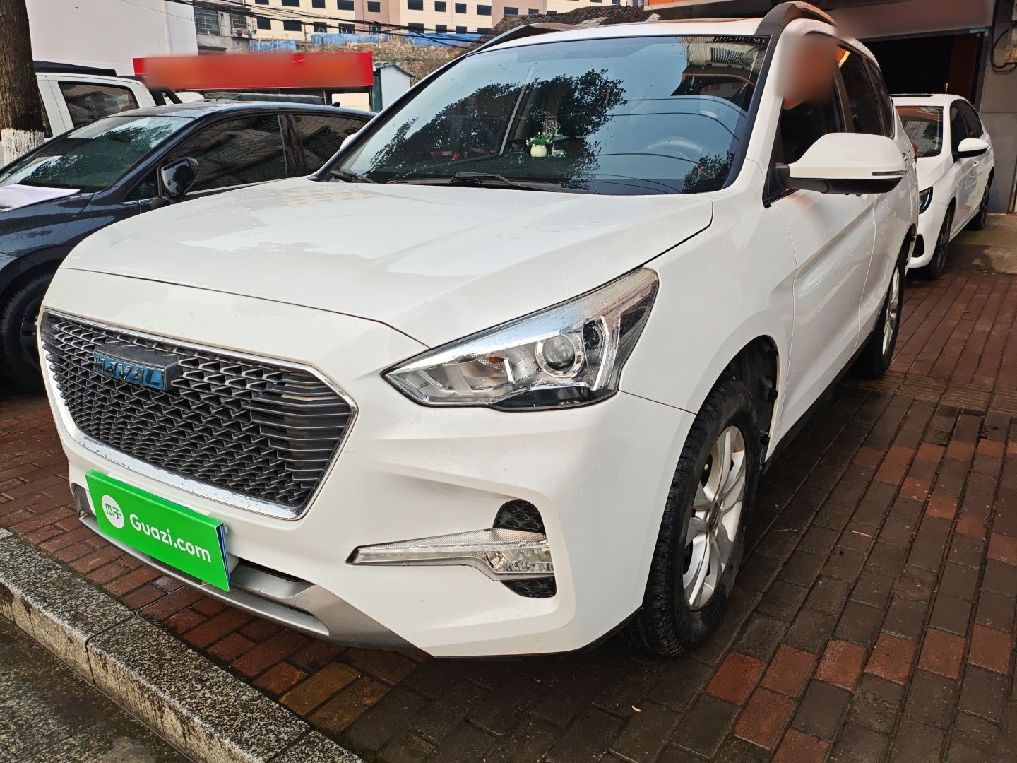 Haval M6 2017 car image 