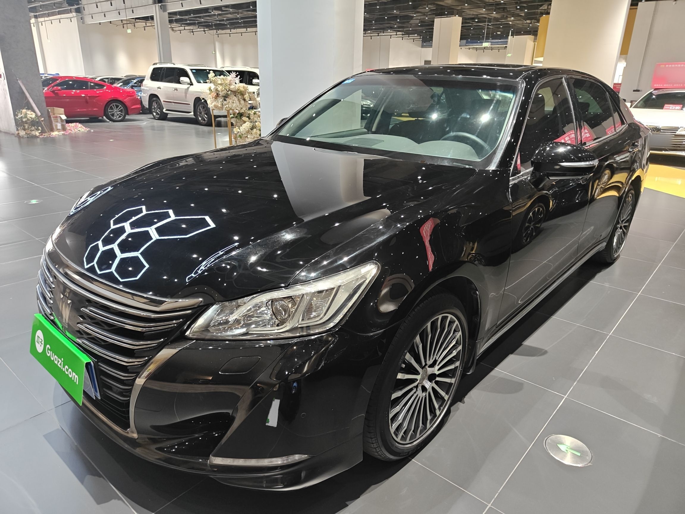 Toyota Crown 2017 汽车图片 