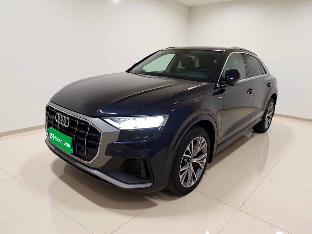 Audi Q8 2021 car image 