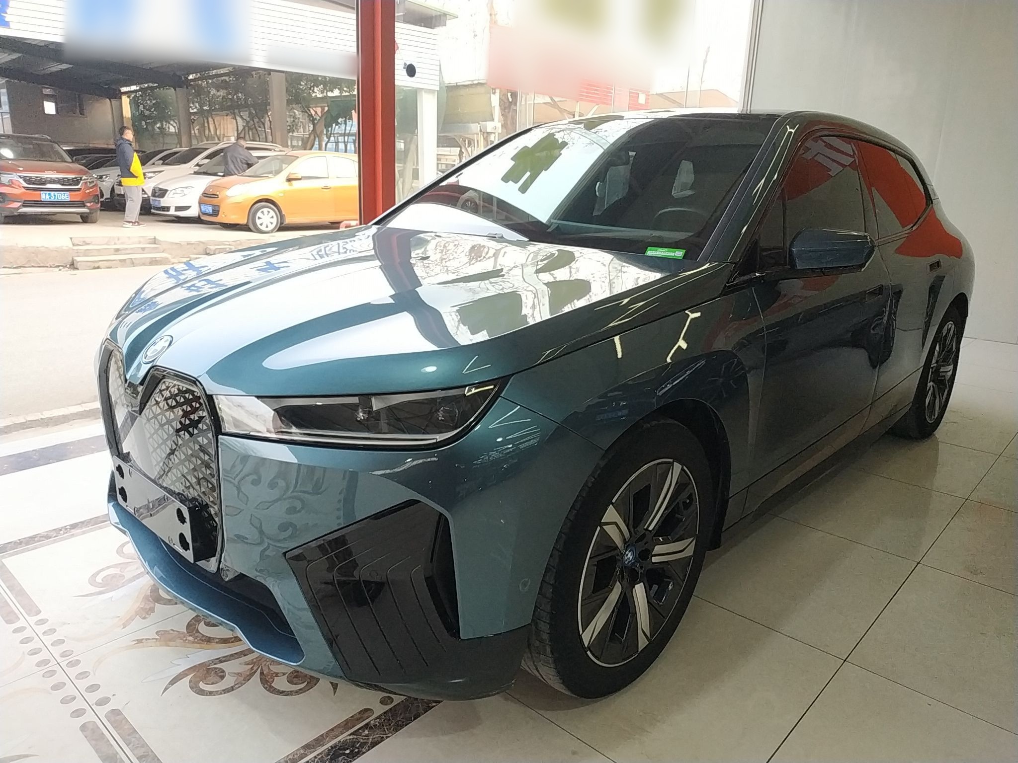 BMW iX 2023 car image 