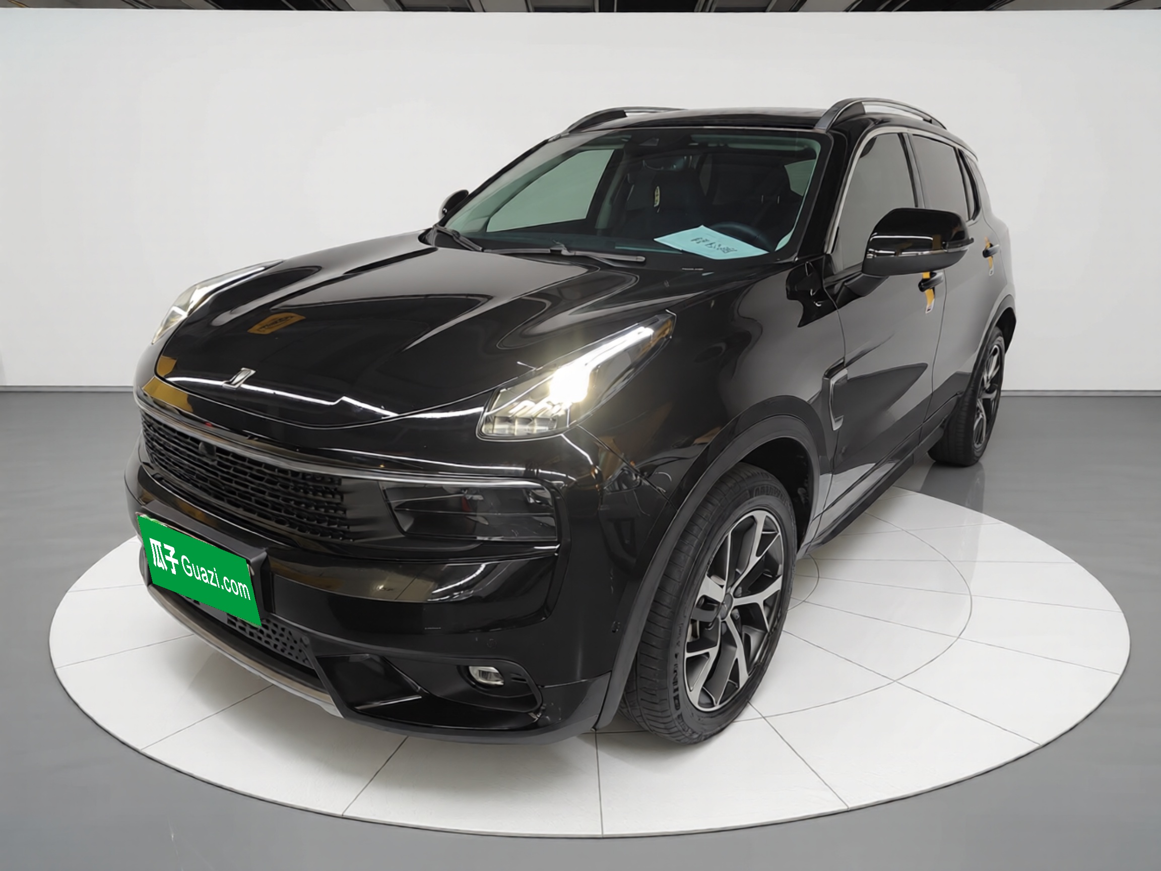 Lynk & Co 01 EM-P 2018 car image 