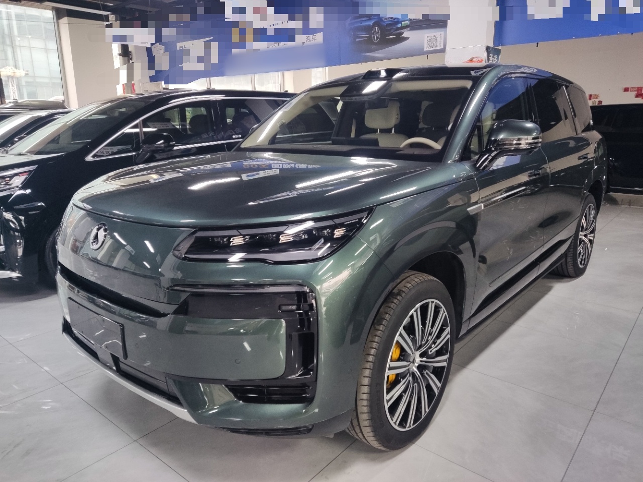 Denza N9 2025 car image 