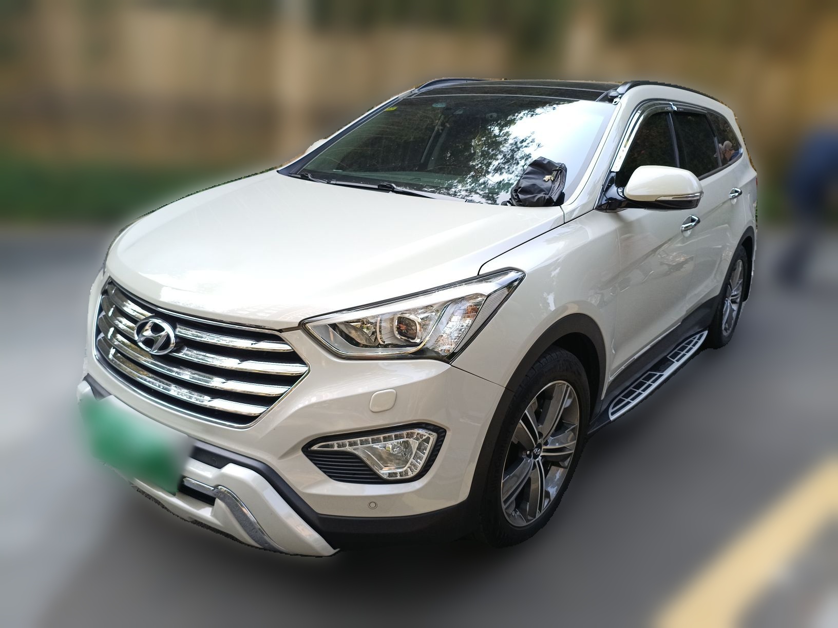 Hyundai Grand Santa Fe 2015 car image 