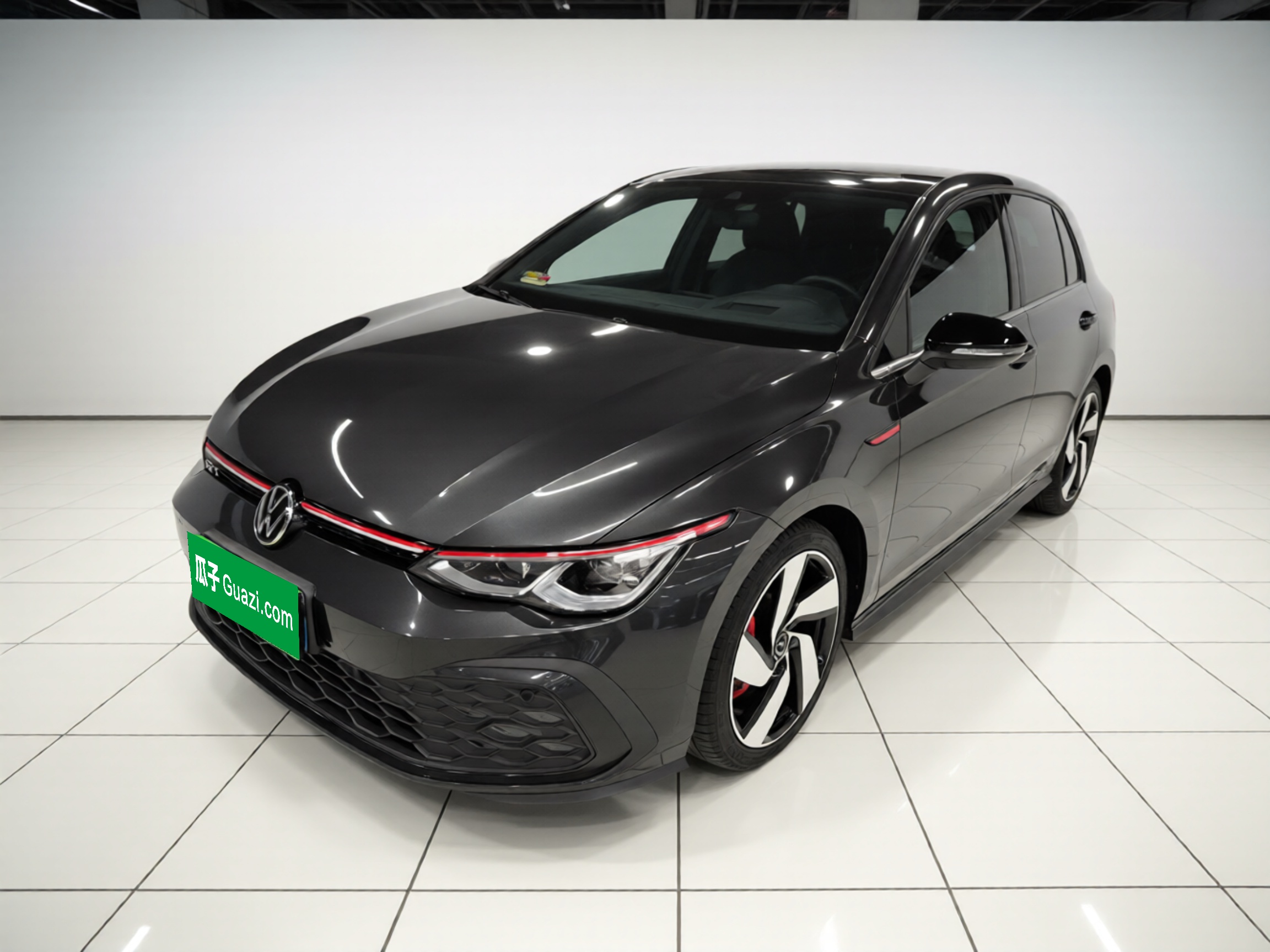 Volkswagen GolfGTI 2022 immagine di auto 