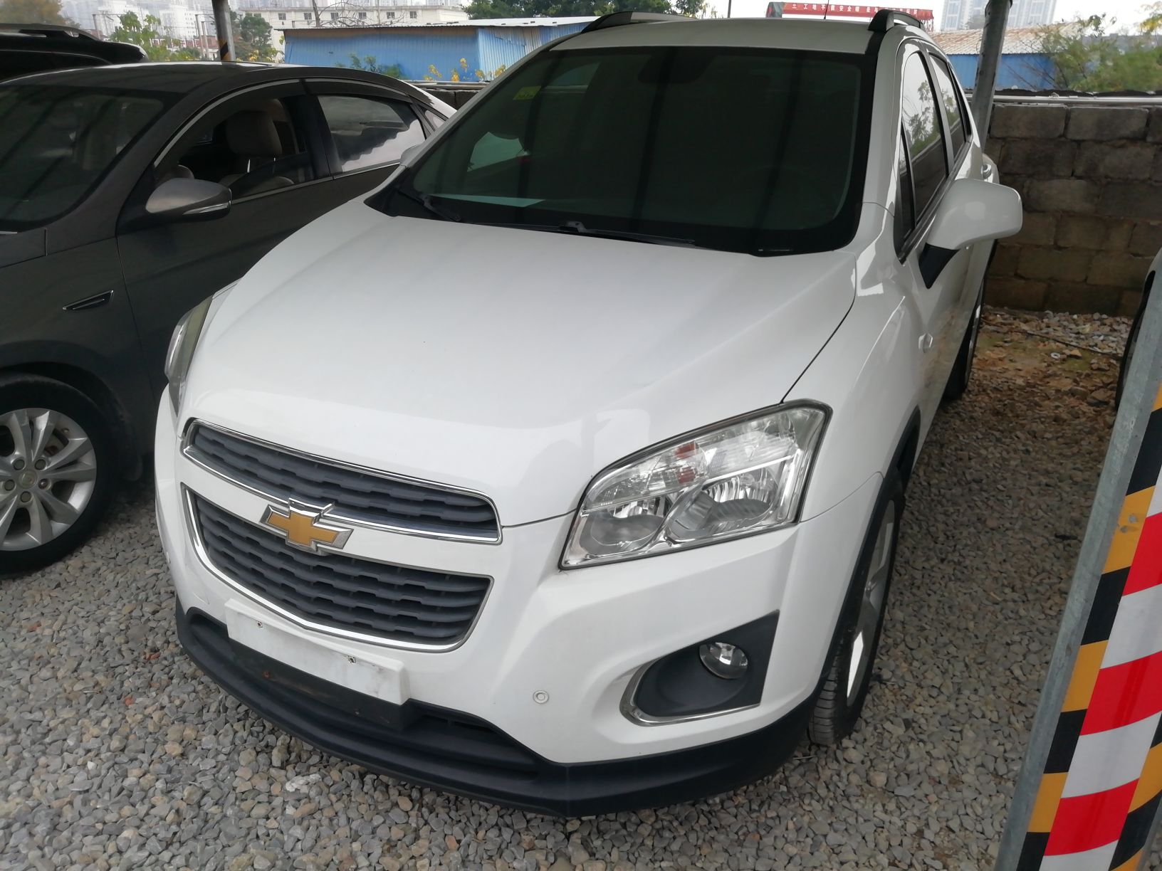 Chevrolet Tracker 2015 car image 