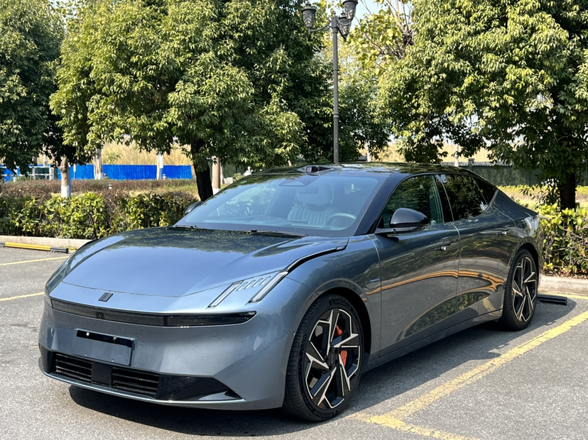 Lynk & Co 2025 car image 