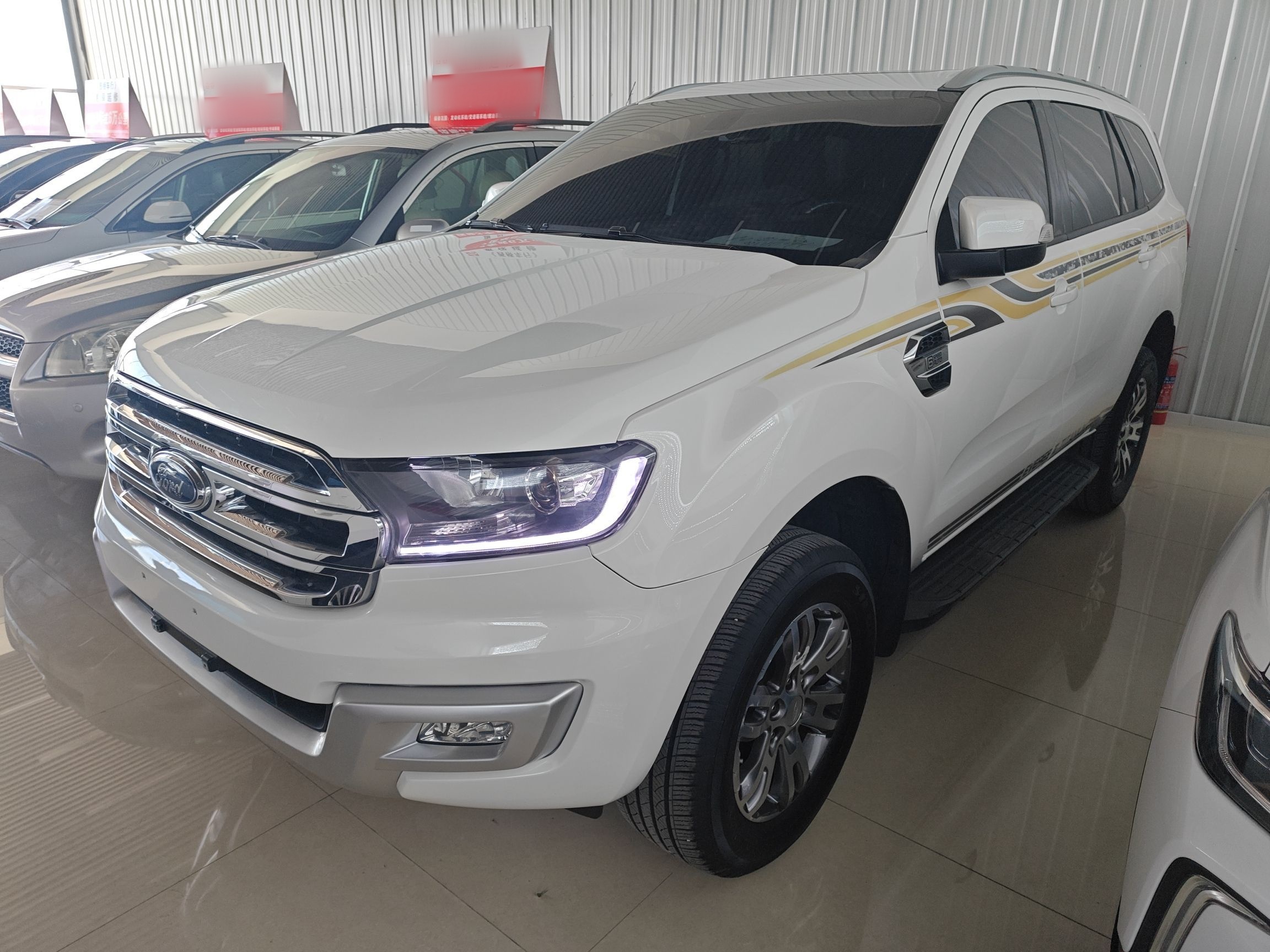 Ford Everest 2018 صورة سيارة 