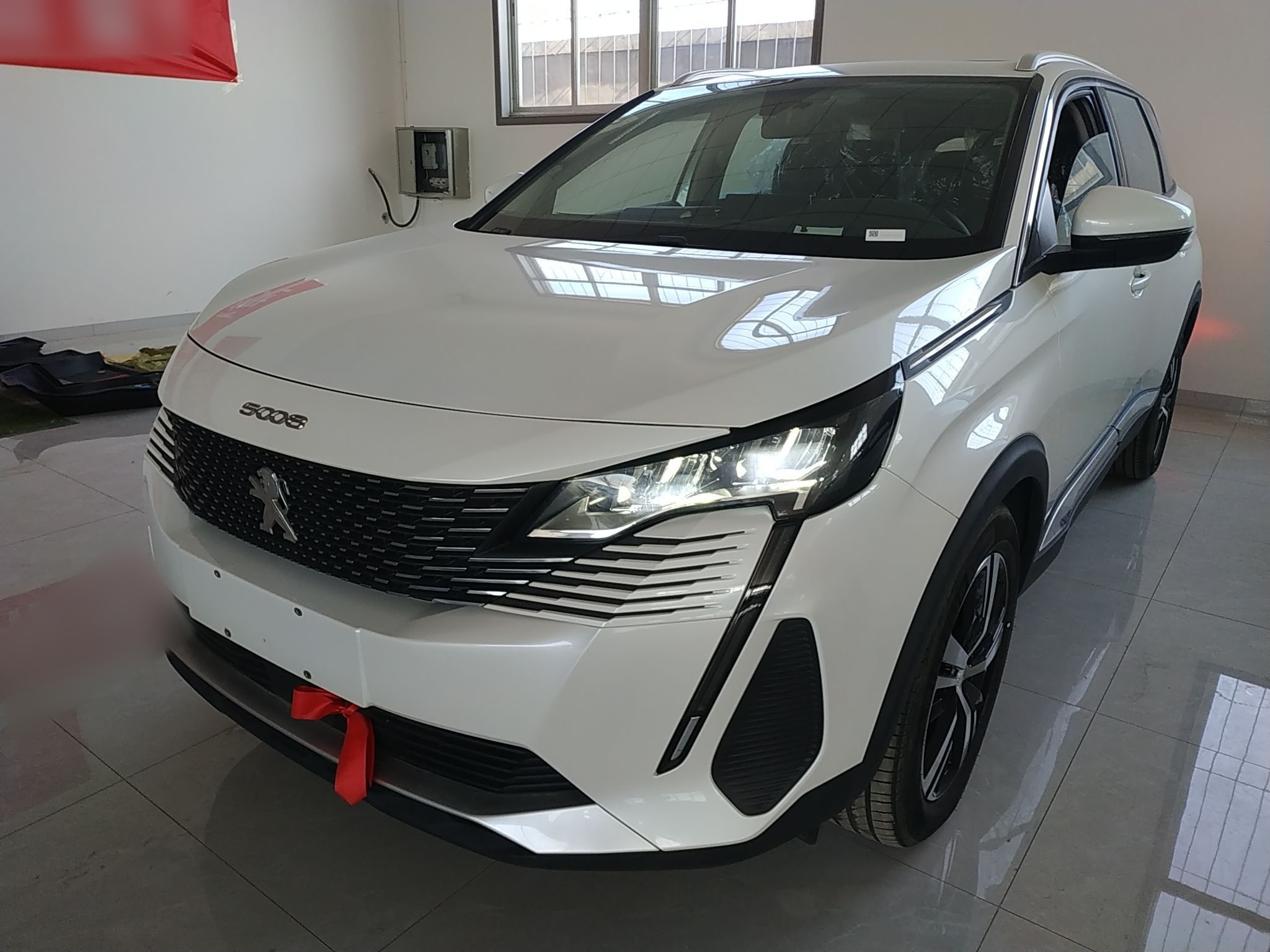 Peugeot 5008 2025 汽车图片 