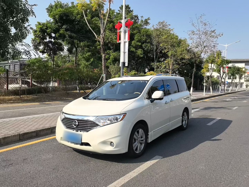 Nissan Quest 2016 汽车图片 