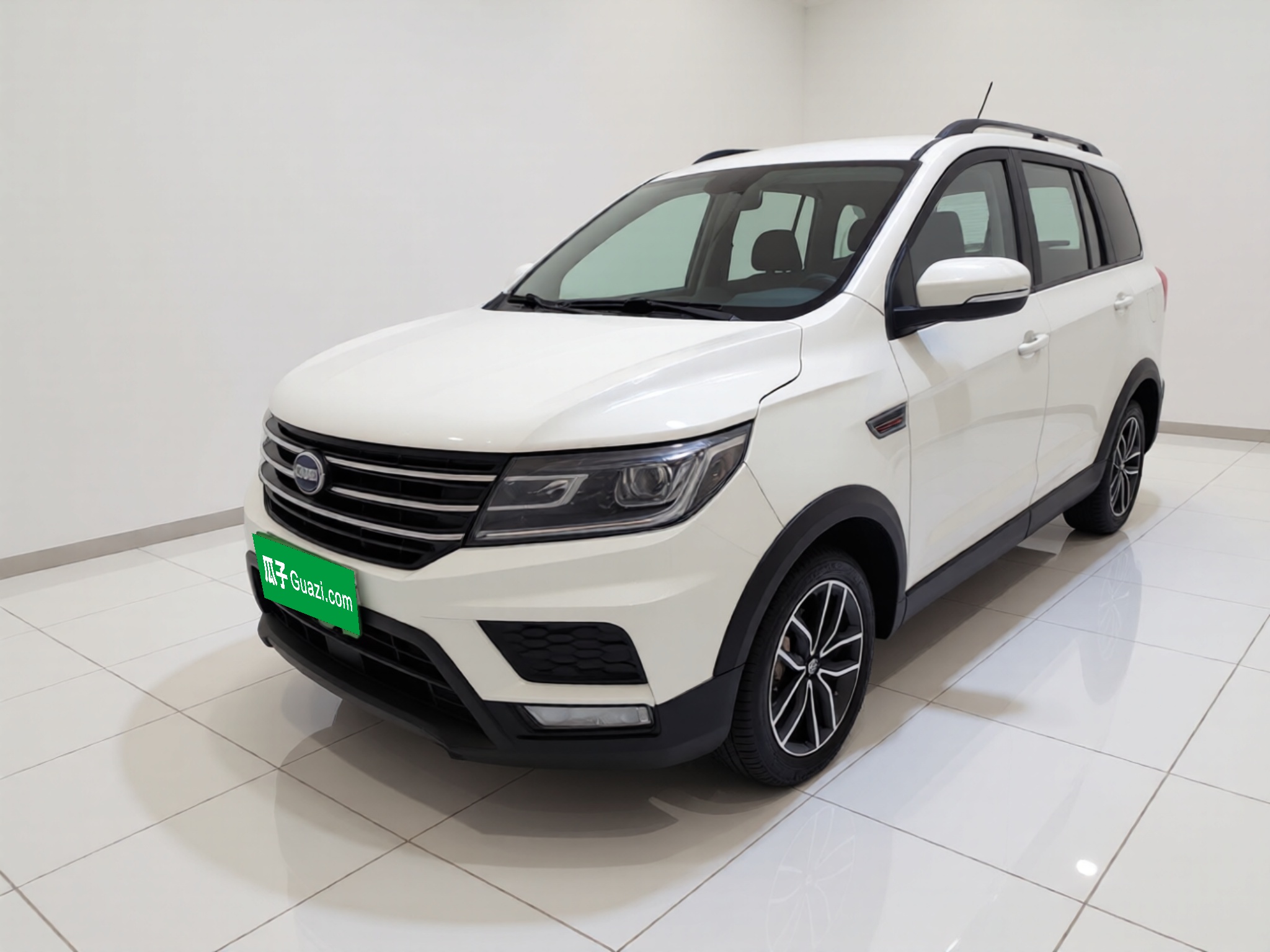 SWM X3 2022 汽车图片 