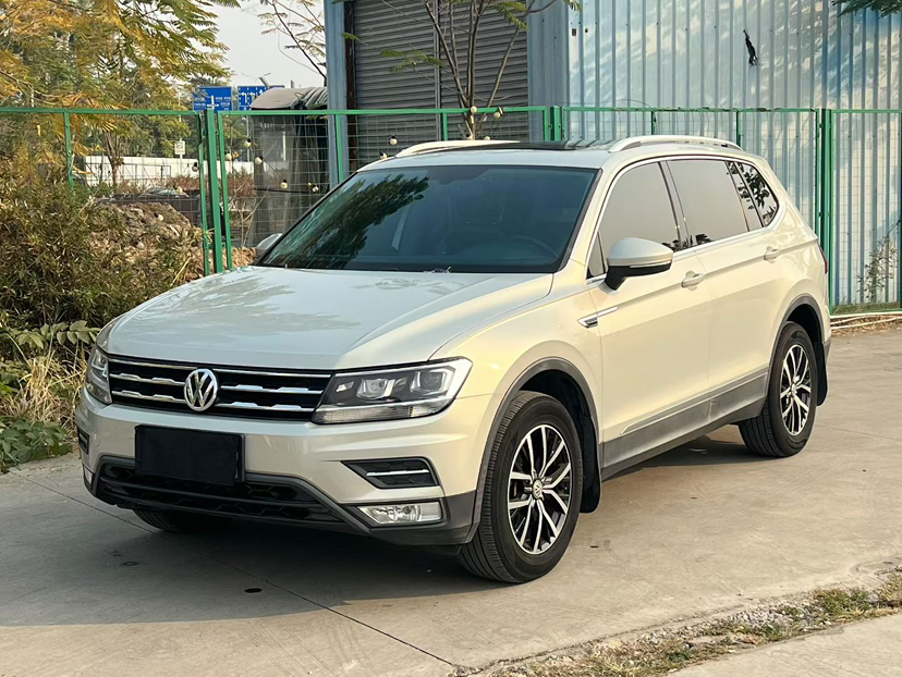 Volkswagen Tiguan L 2018 Volkswagen Tiguan L 2018 car image