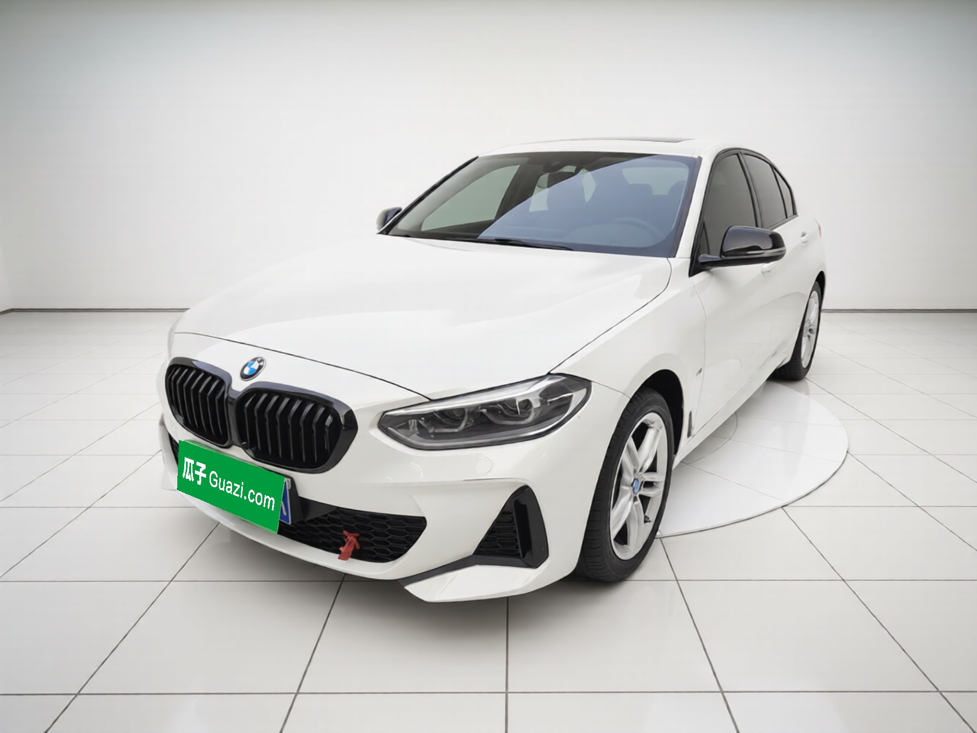 BMW 1 Series 2020 car image 