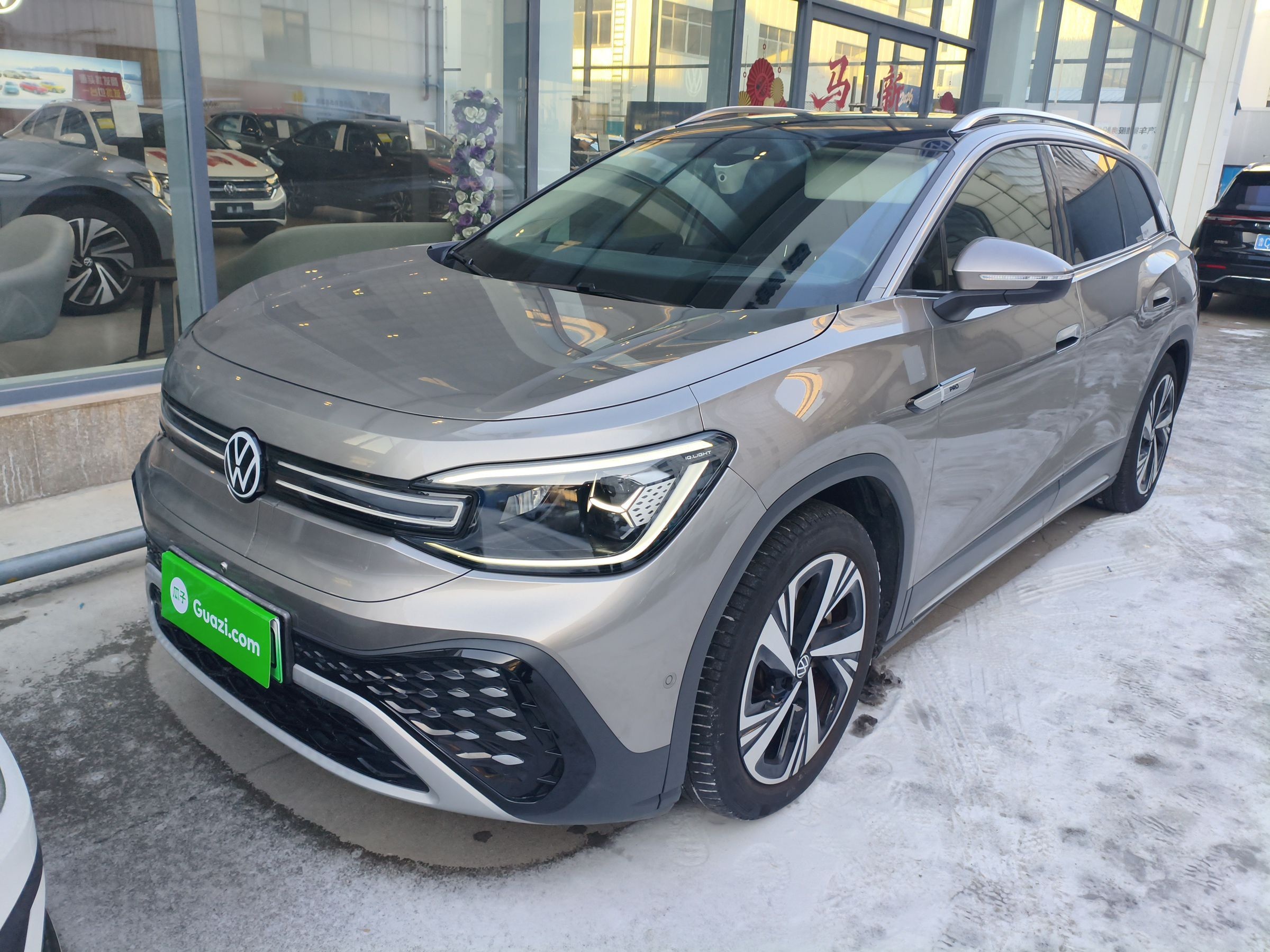 Volkswagen ID.6 Crozz 2022 immagine di auto 