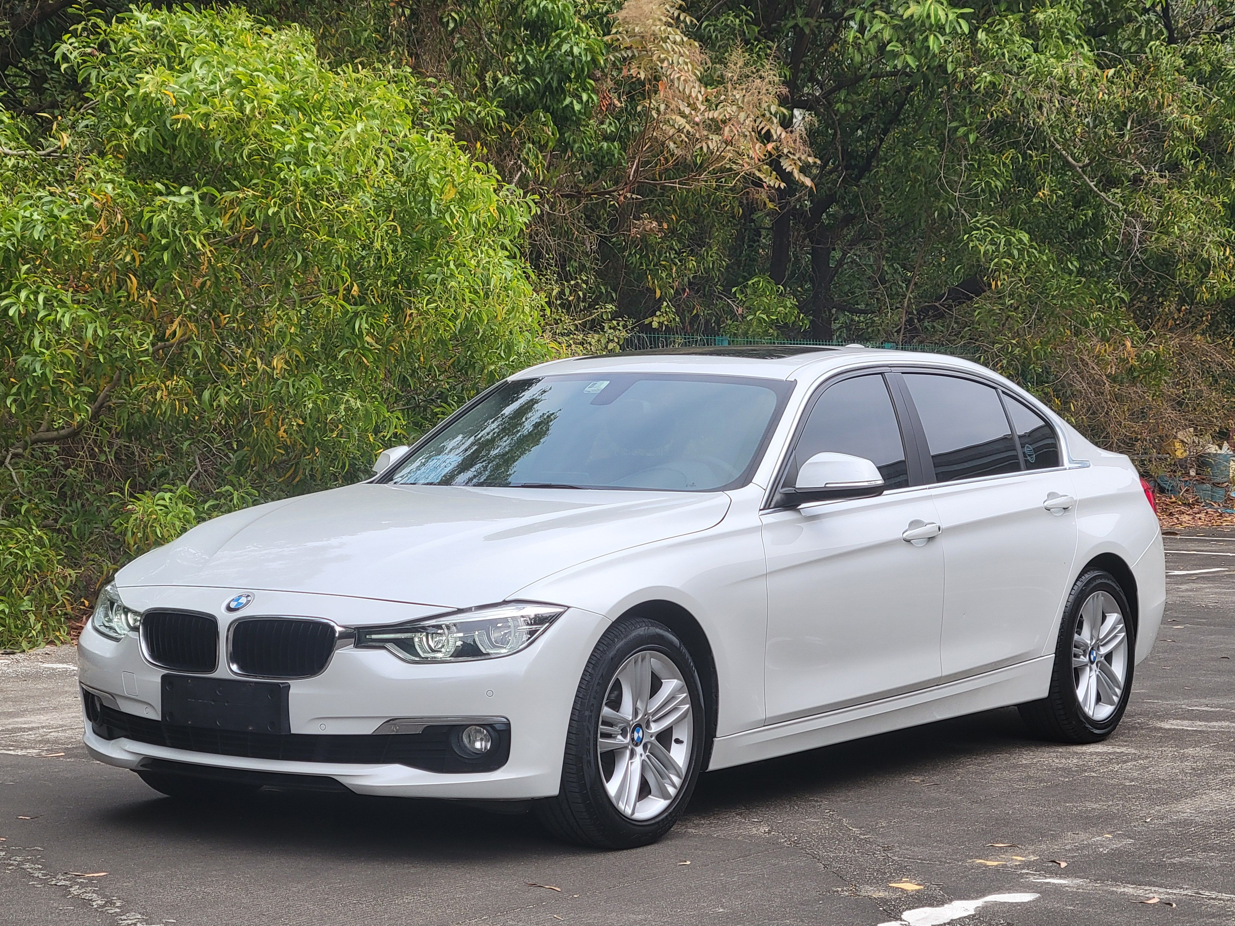 BMW 3 Series 2017 car image 