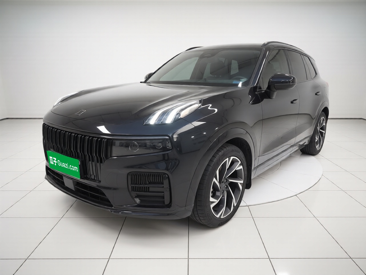 Lynk & Co 09 2022 Lynk & Co 09 2022 car image