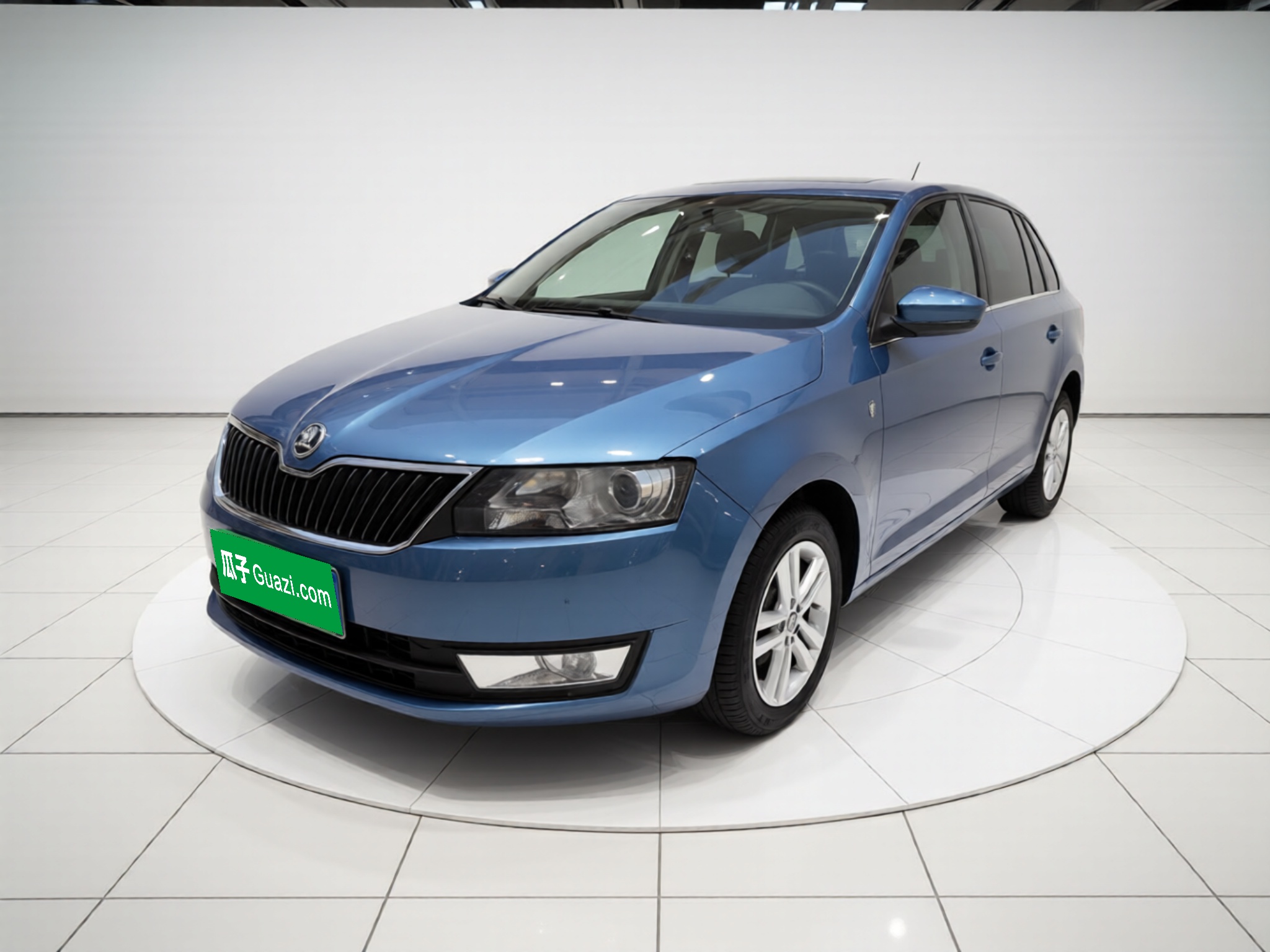 Skoda Rapid Spaceback 2014 Skoda Rapid Spaceback 2014 car image