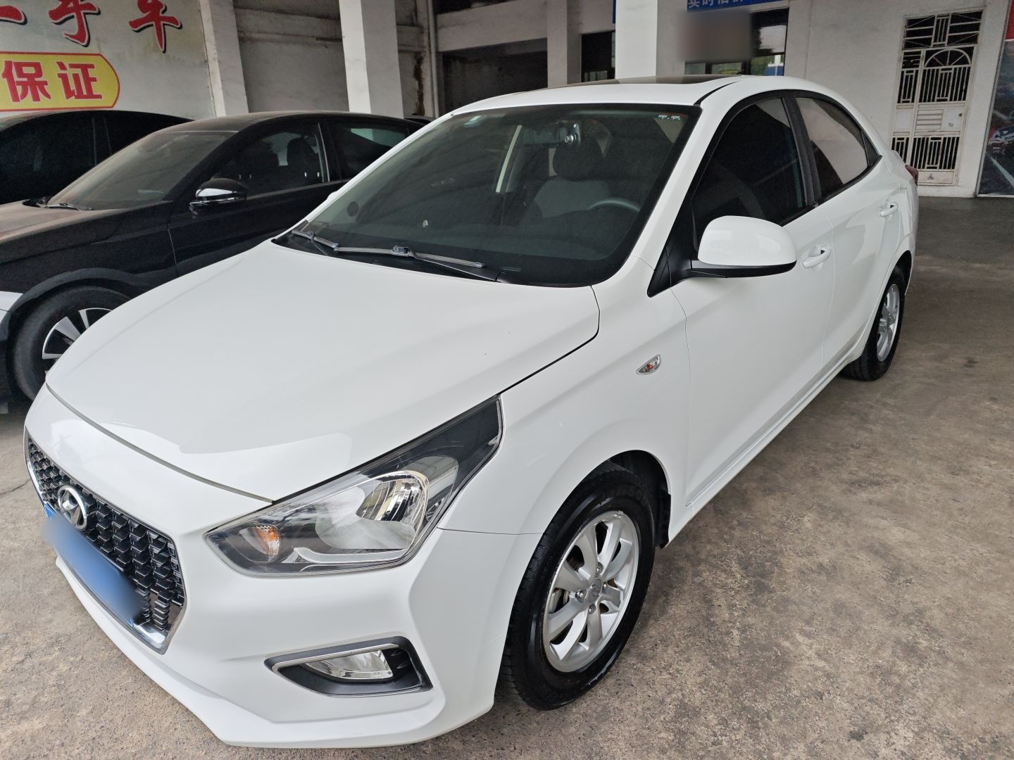 Hyundai Reina 2019 car image 