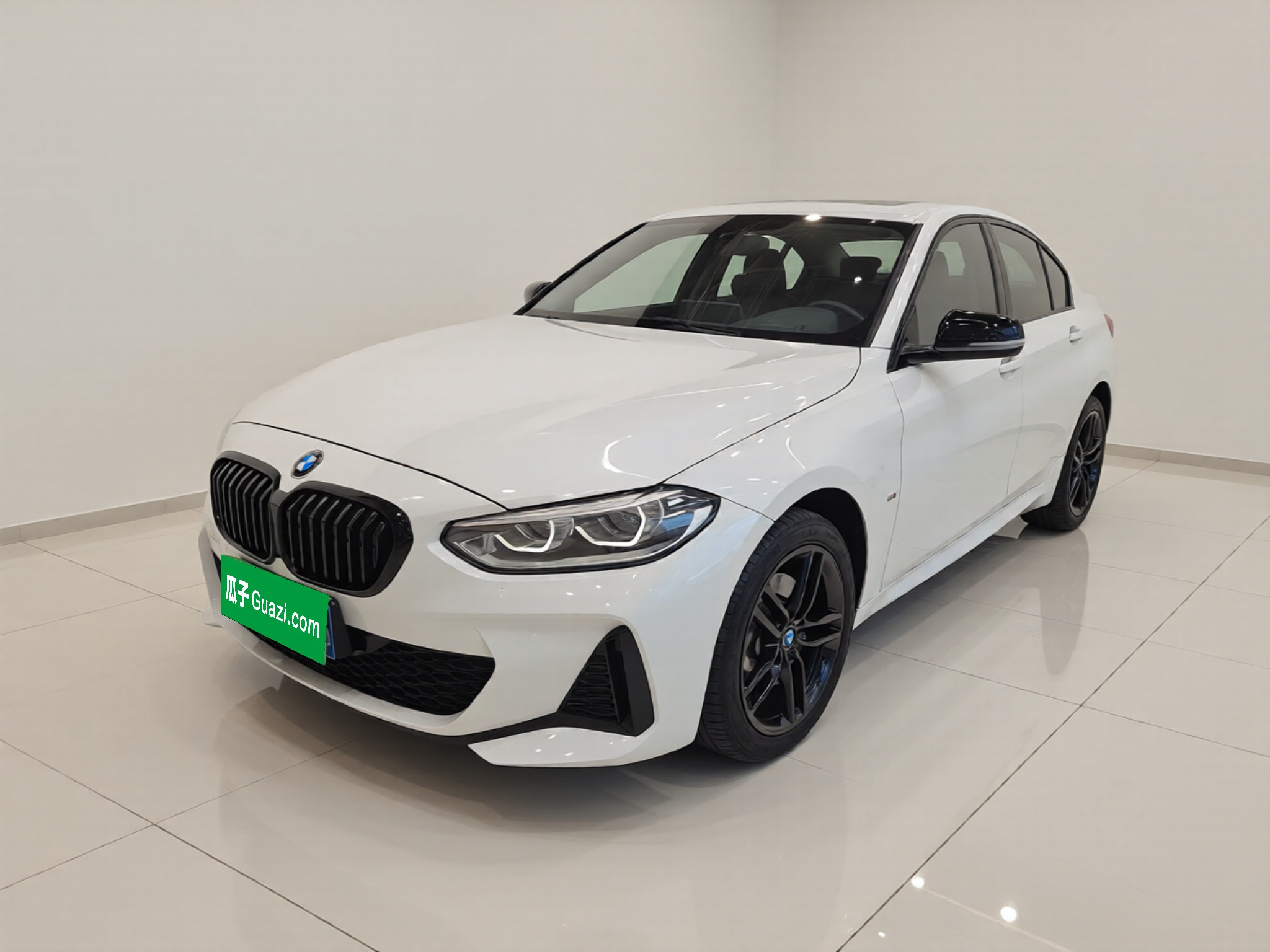 BMW 1 Series 2023 car image 