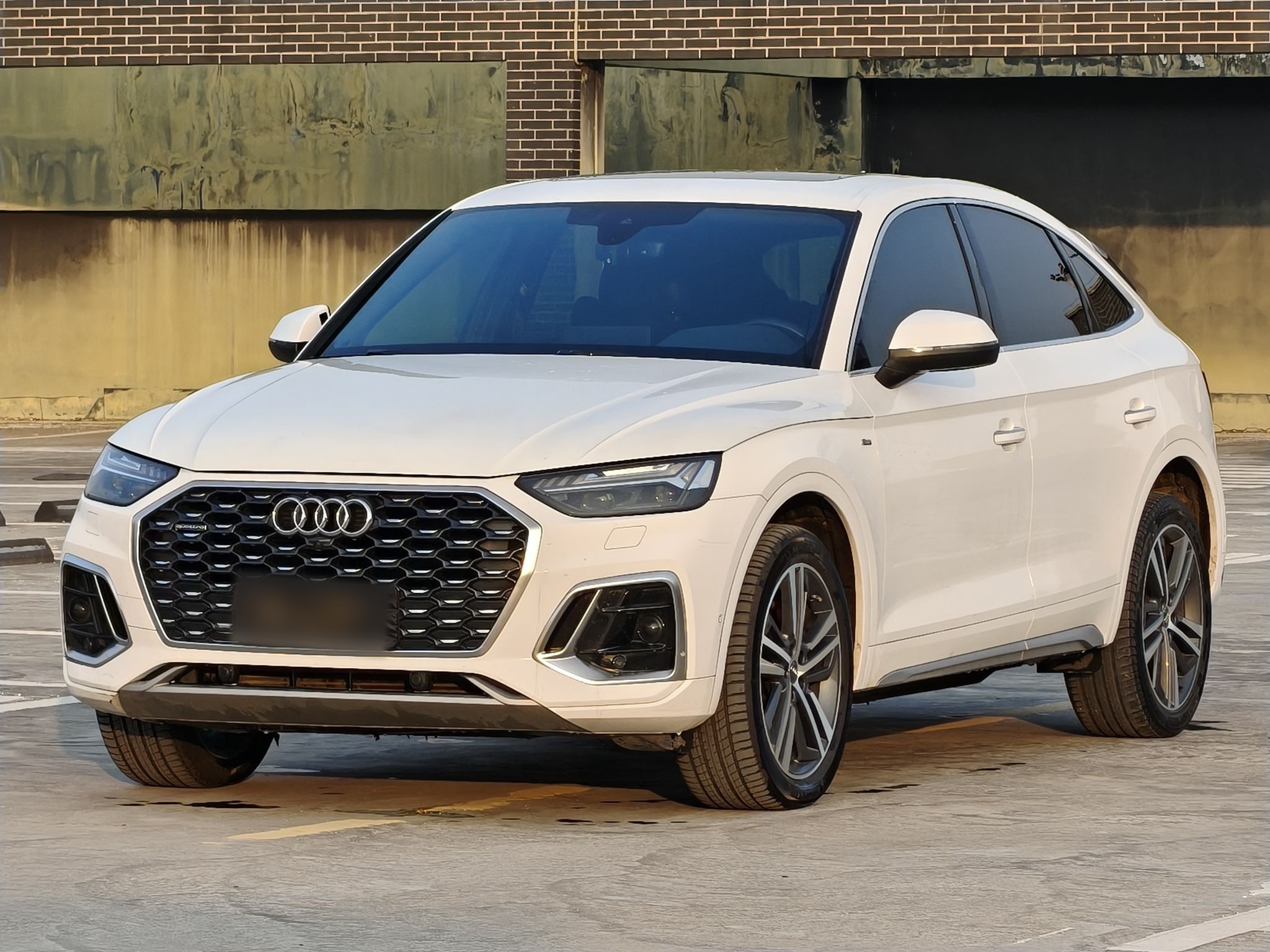 Audi Q5L Sportback 2021 Audi Q5L Sportback 2021 car image