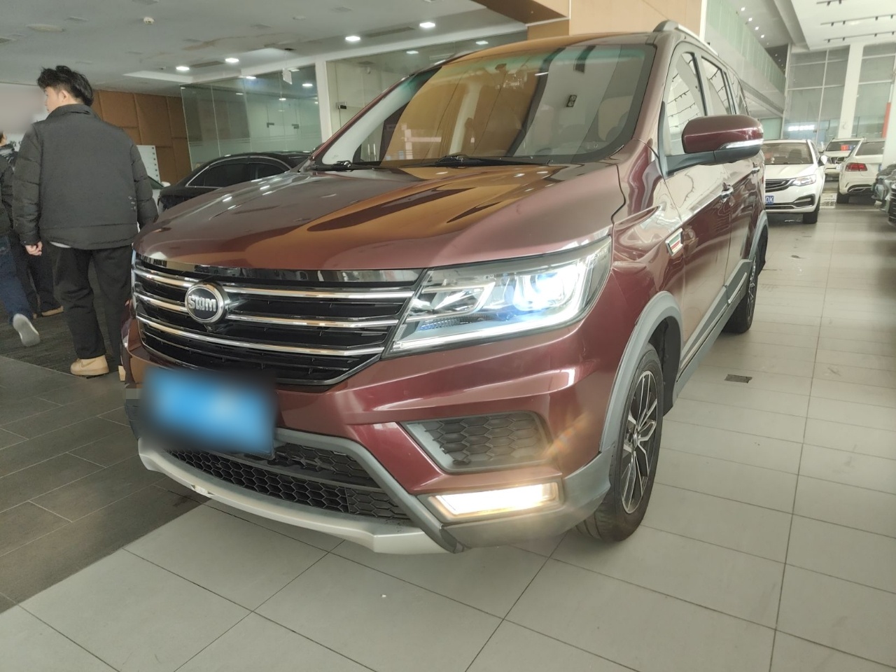 SWM X3 2019 汽车图片 