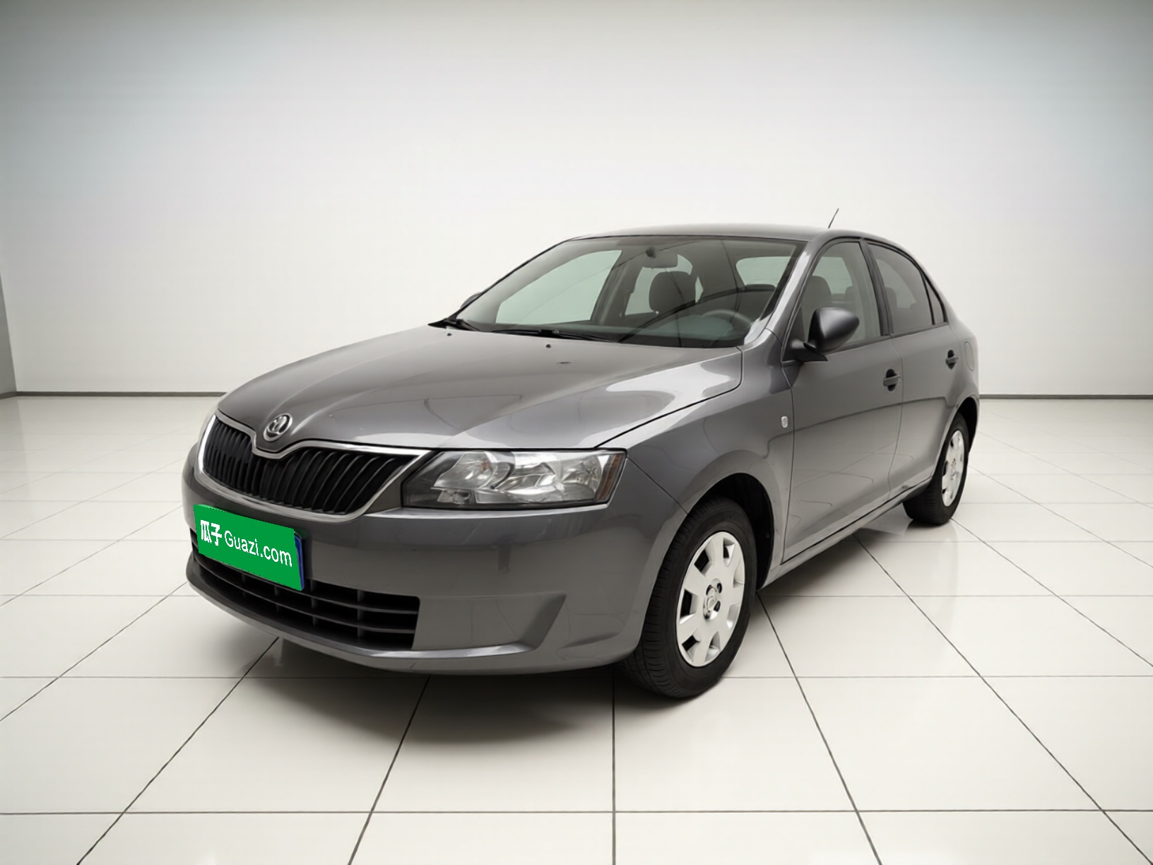 Skoda Rapid 2015 Skoda Rapid 2015 car image