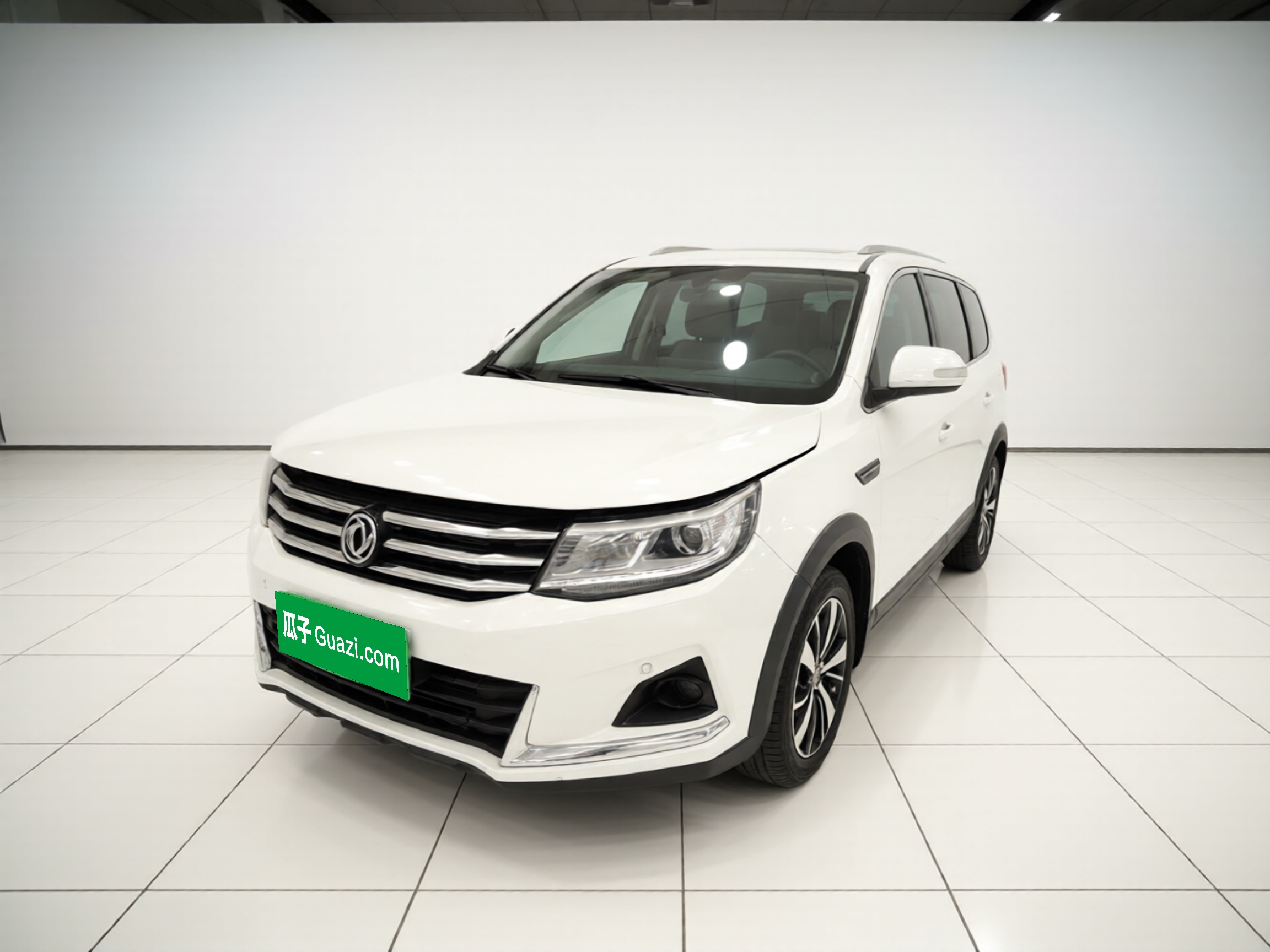 Forthing JOYEAR X6 2017 car image 