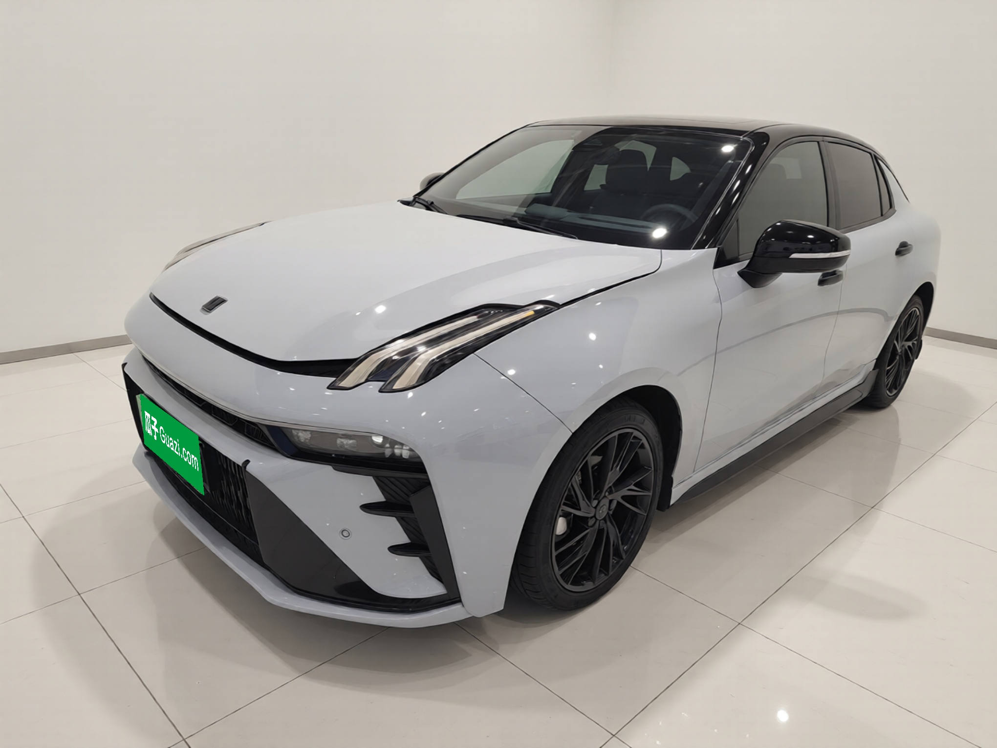 Lynk & Co 03 2023 car image 