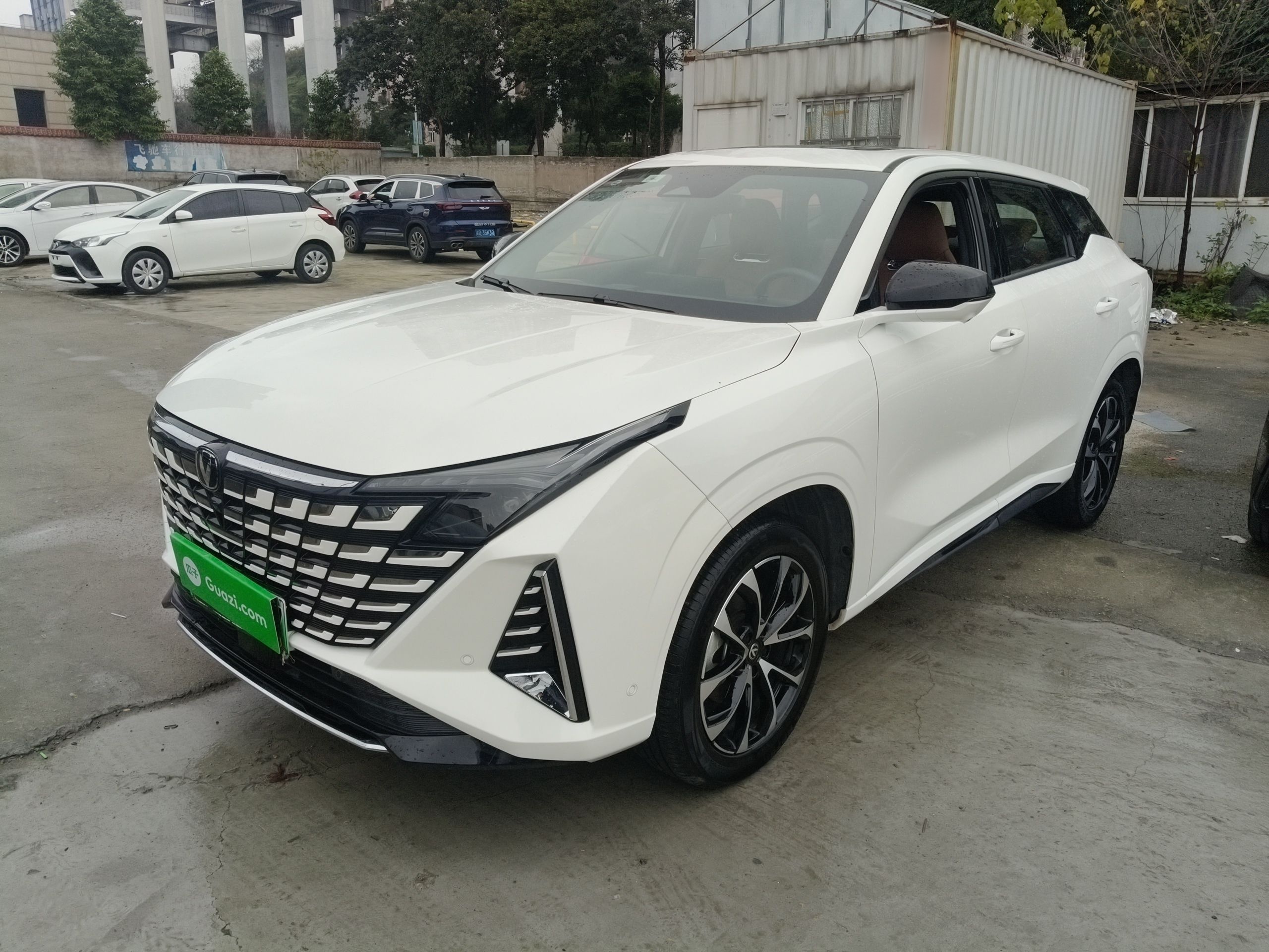Changan UNI-Z PHEV 2024 car image 