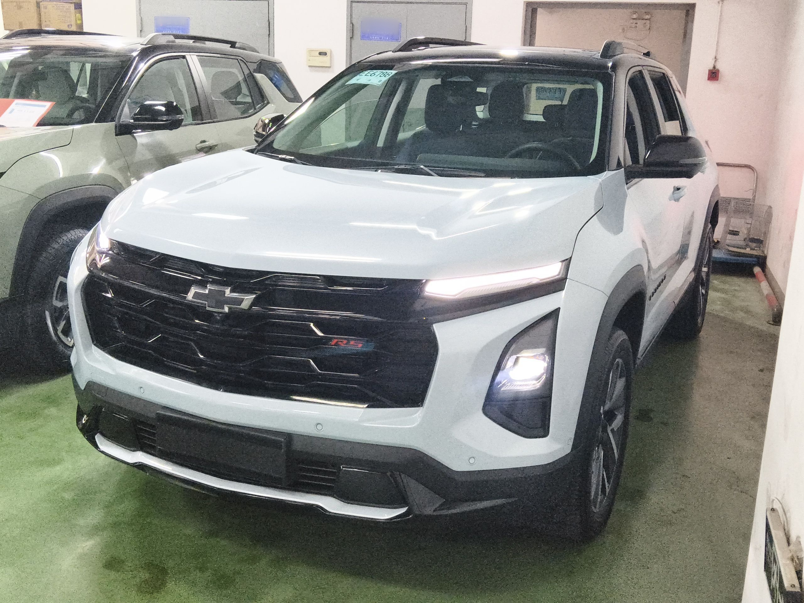 Chevrolet Equinox Plus 2025 car image 