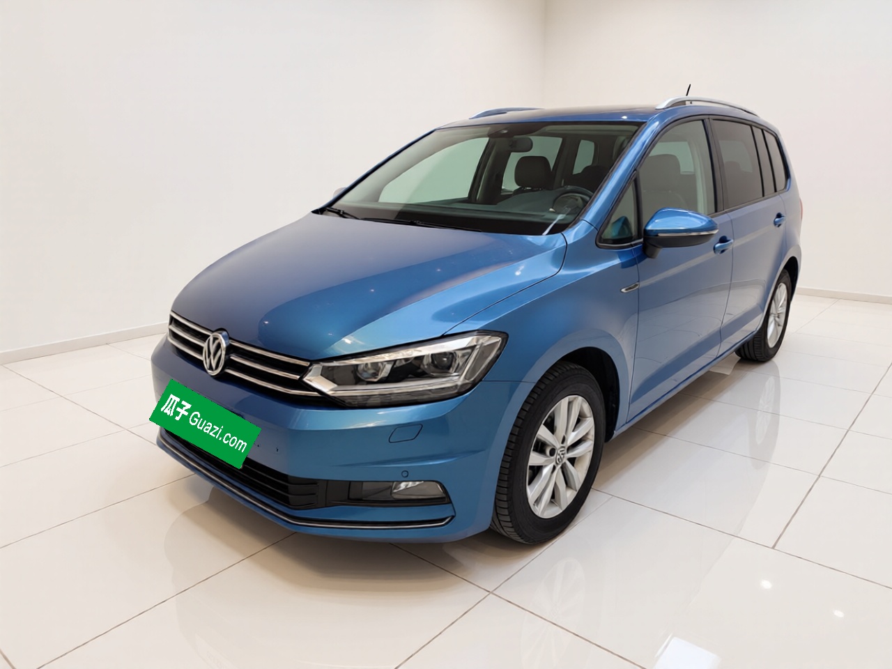 Volkswagen Touran 2017 car image 