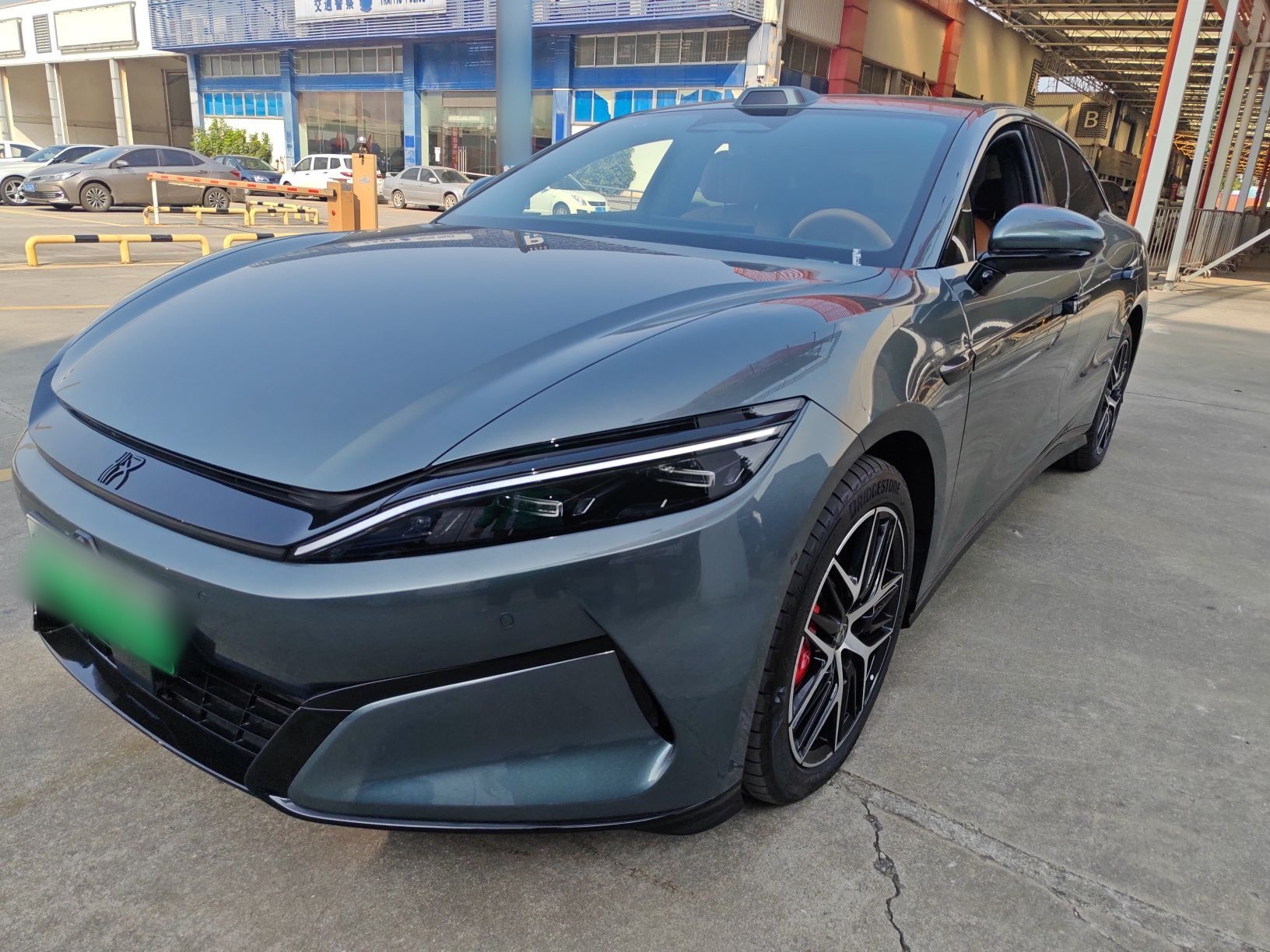 BYD HanL 2025 car image 