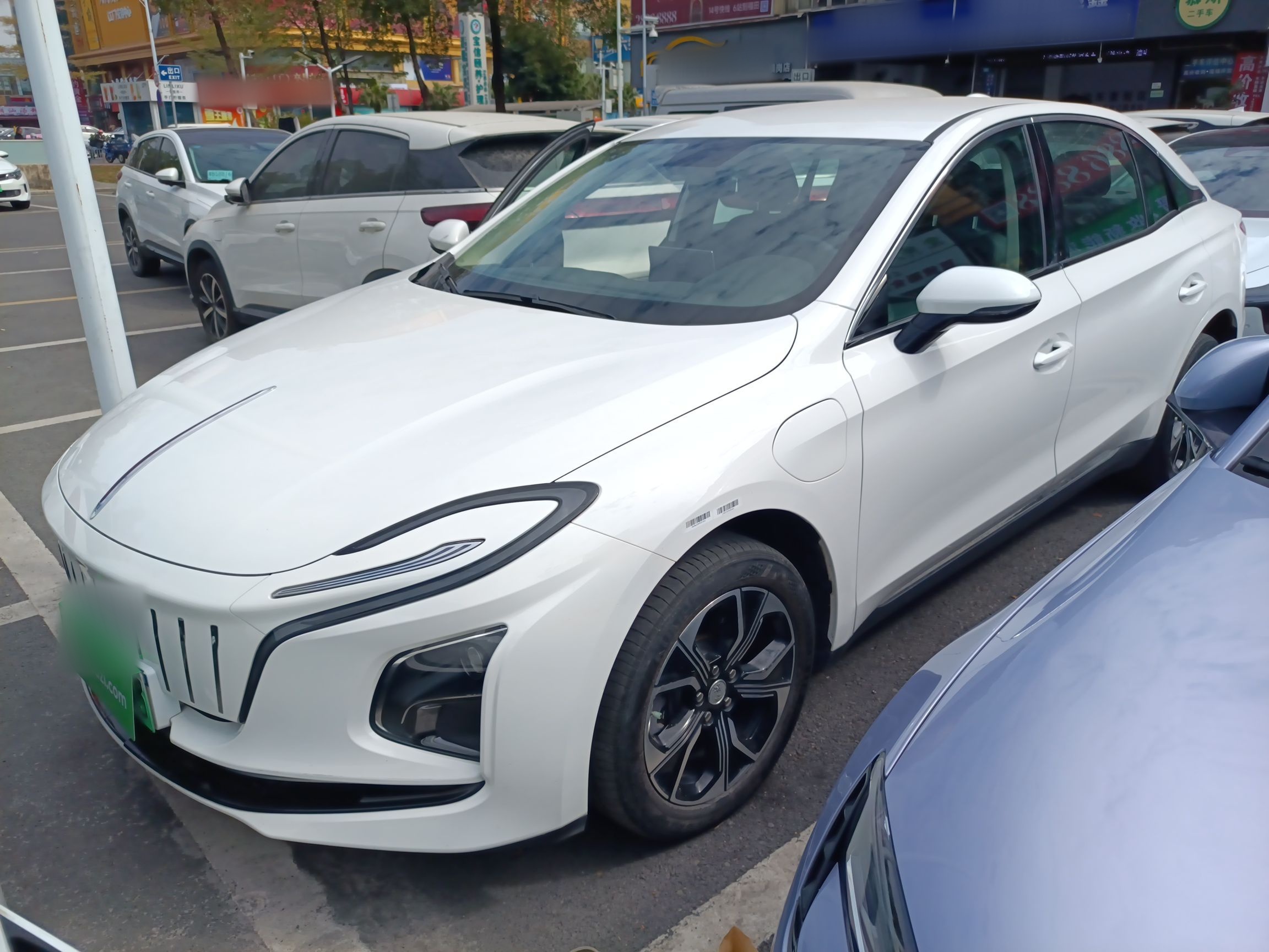 HongQi E-QM5 2024 car image 