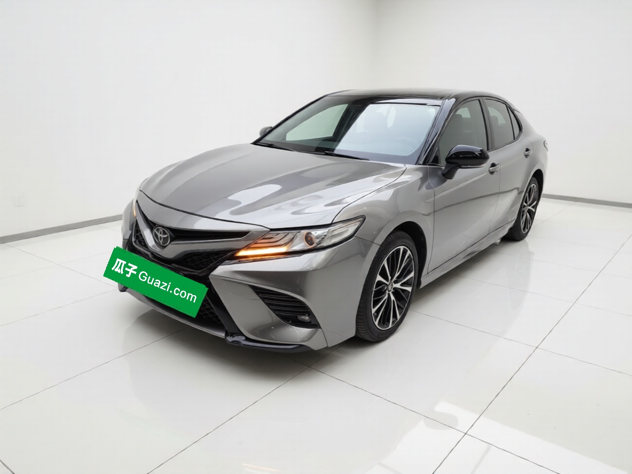 Toyota Camry 2020 car image 