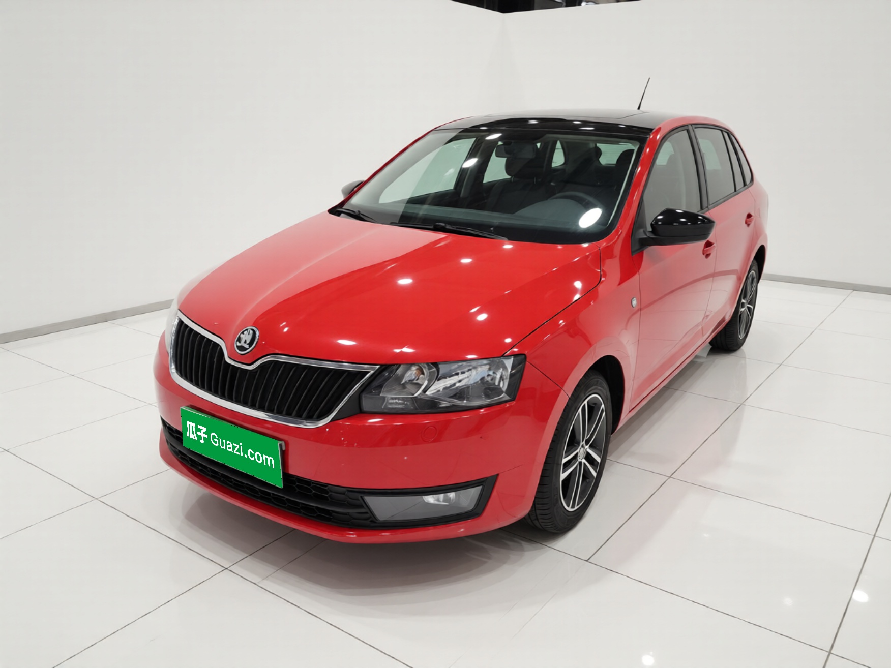 Skoda Rapid Spaceback 2014 Skoda Rapid Spaceback 2014 car image