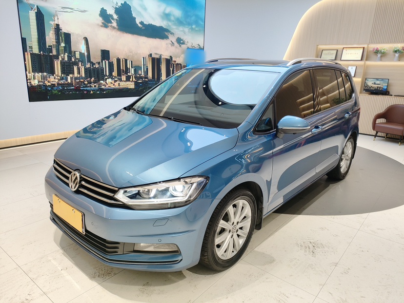 Volkswagen Touran 2018 car image 