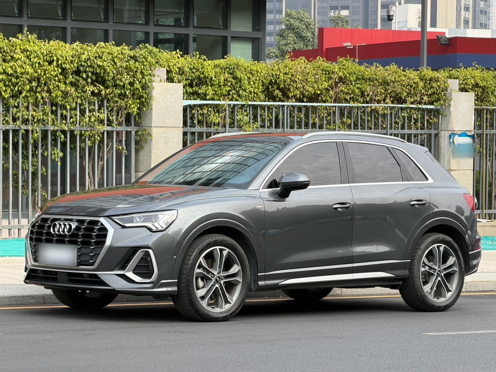 Audi Q3 2022 car image 