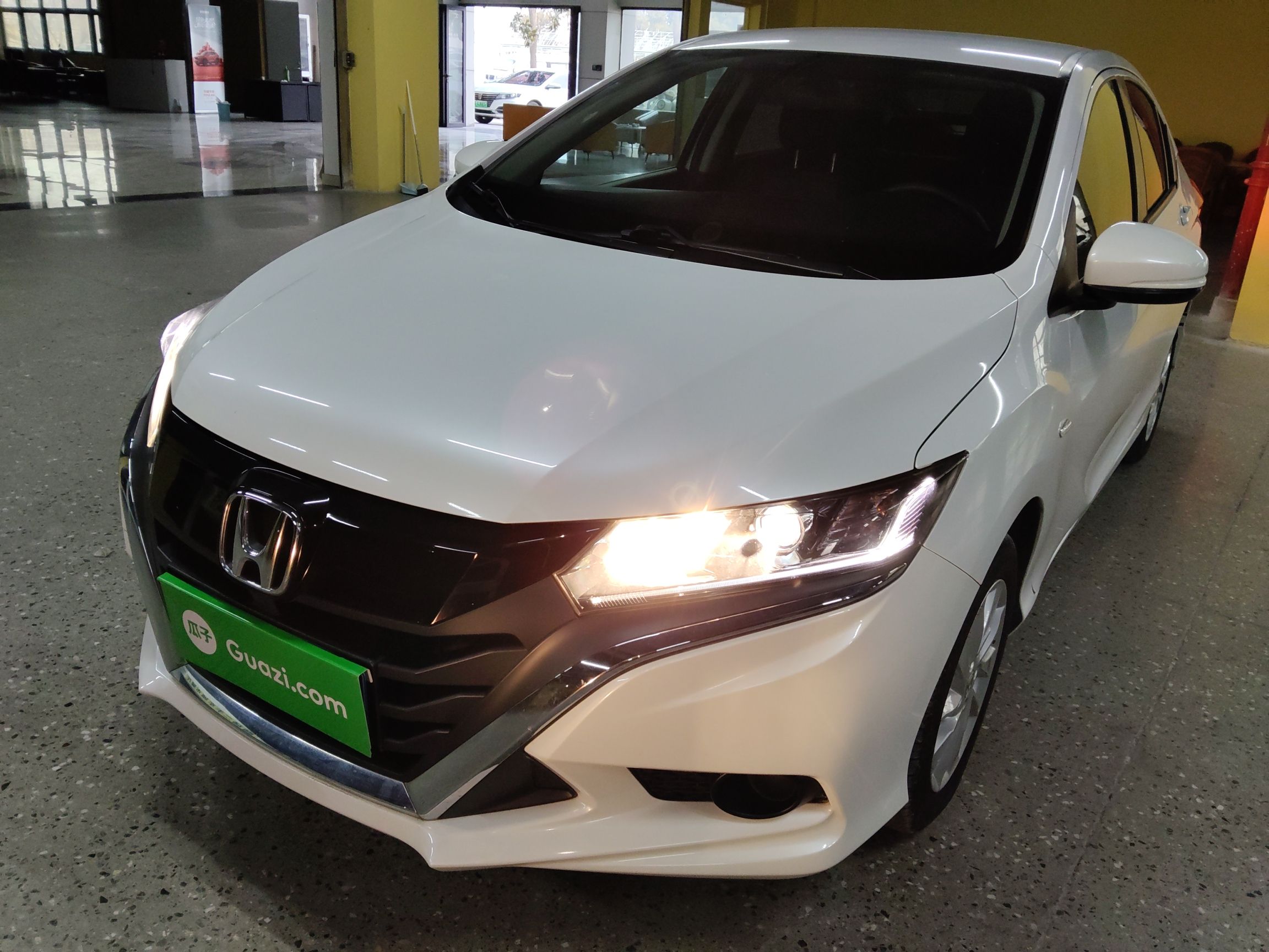Honda Gienia 2019 car image 