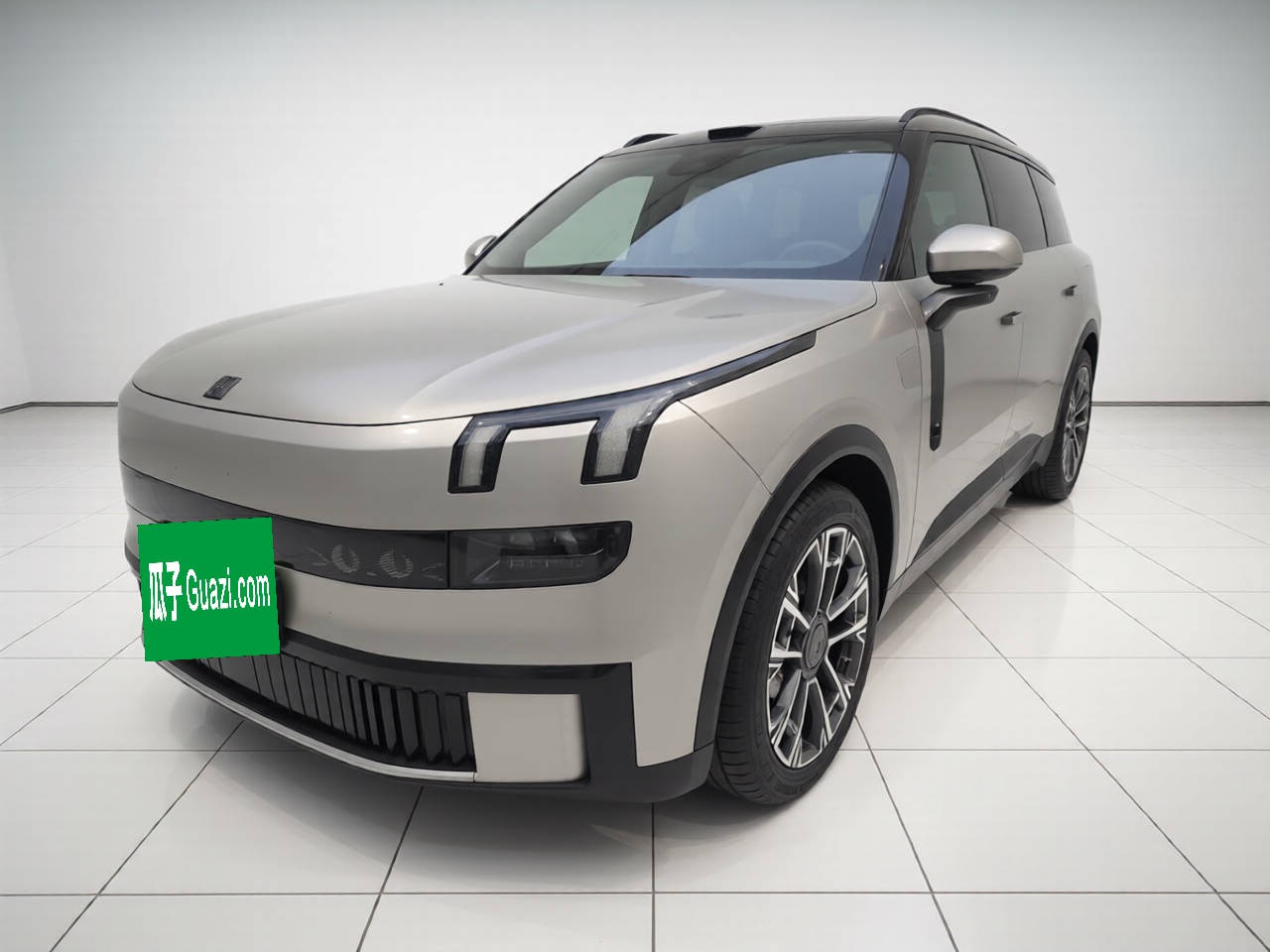 Lynk & Co 900 2025 car image 
