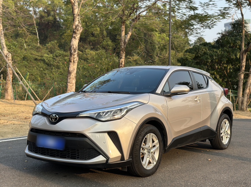 Toyota C-HR 2022 car image 