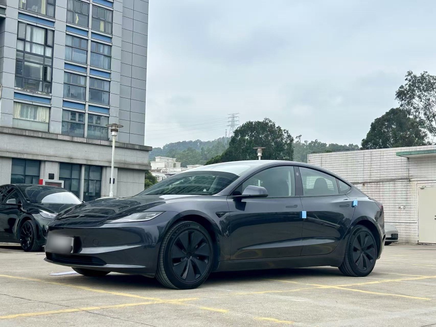 Tesla Model 3 2024 汽车图片 