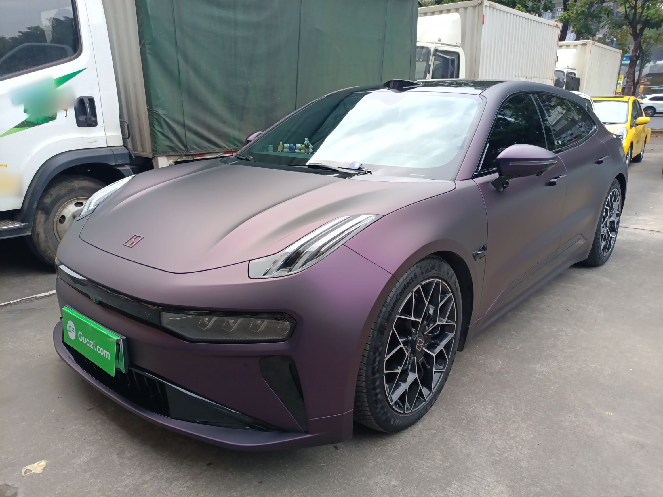 Zeekr 001 2025 car image 
