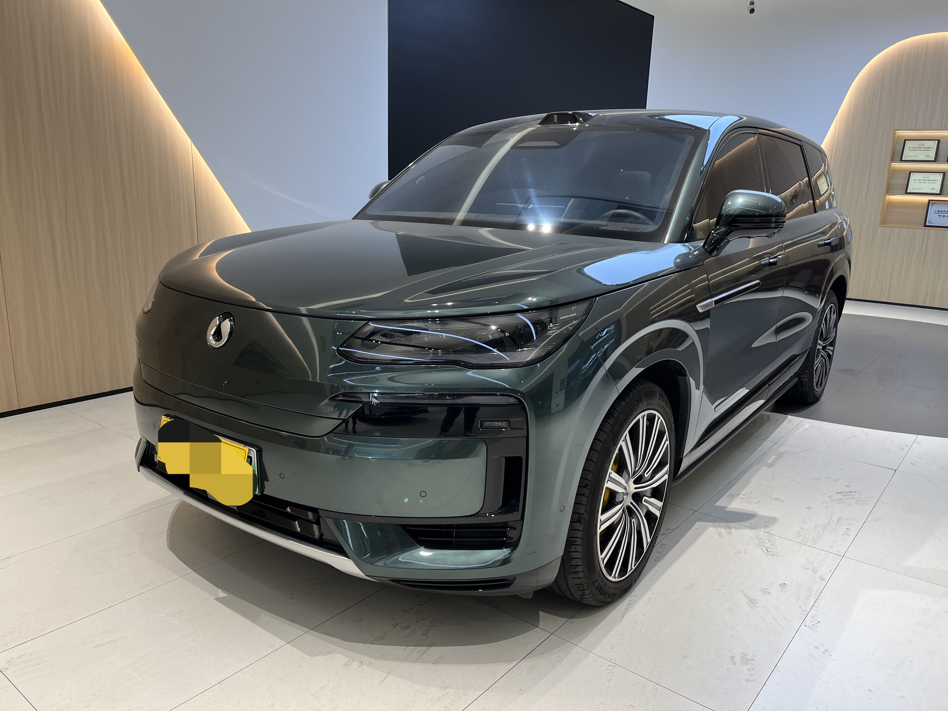 Denza N9 2025 car image 