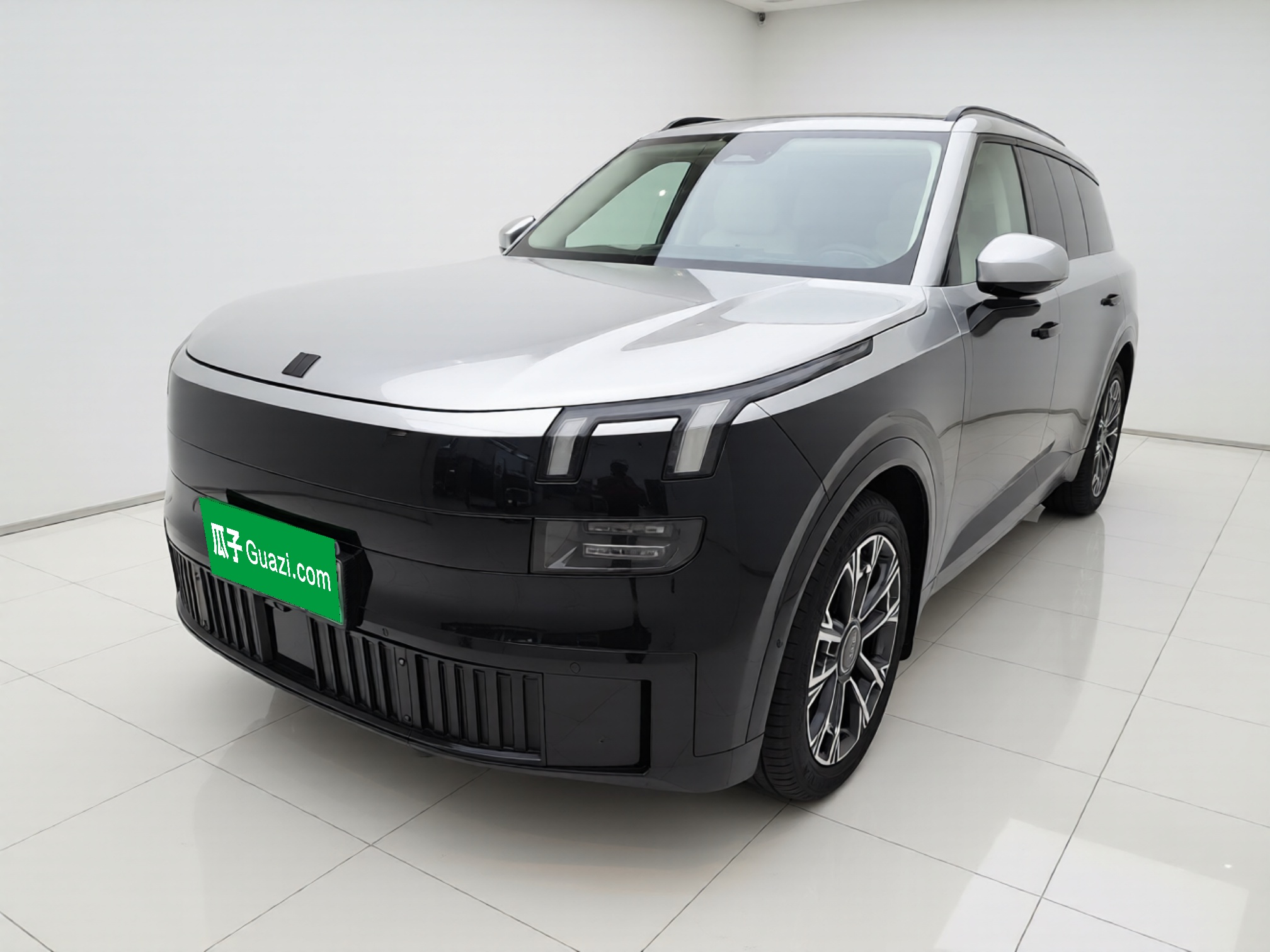 Lynk & Co 900 2025 car image 
