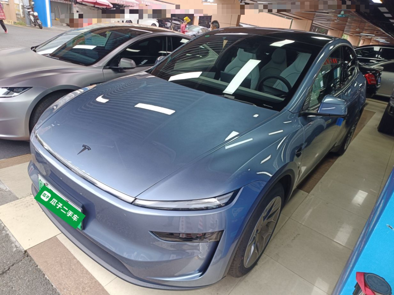 Tesla Model Y L 2025 汽车图片 