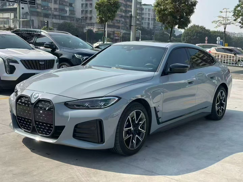 BMW i4 2022 car image 