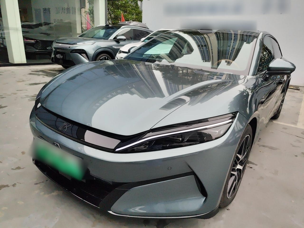 BYD HanL 2025 car image 